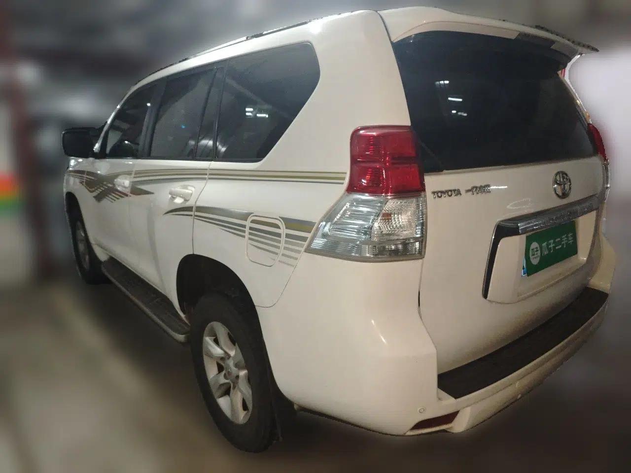 Toyota Prado 2010 4.0L Automatic TX-L — миниатюра 4
