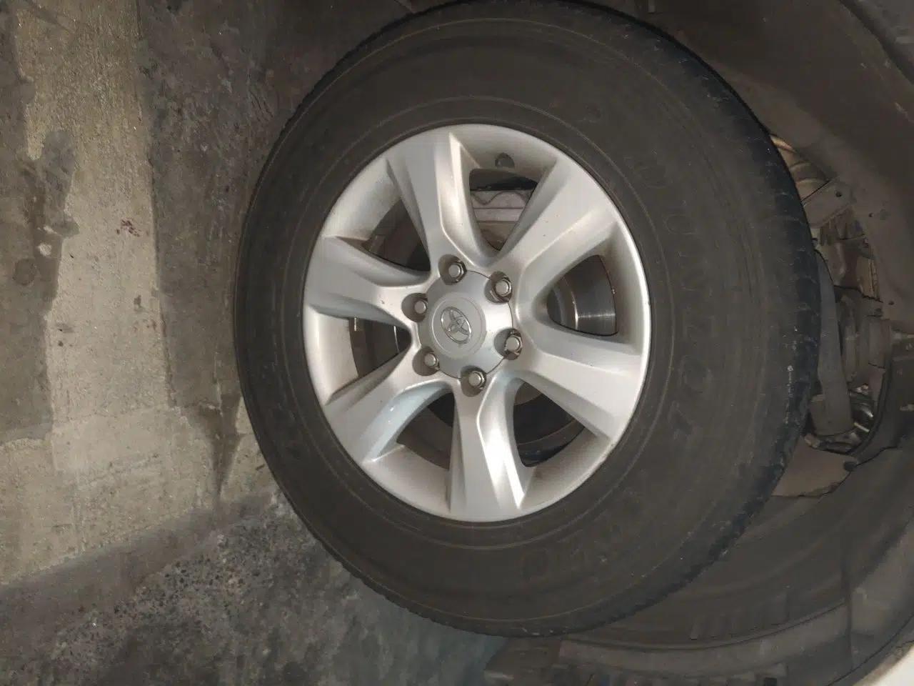 Toyota Prado 2010 4.0L Automatic TX-L — миниатюра 8