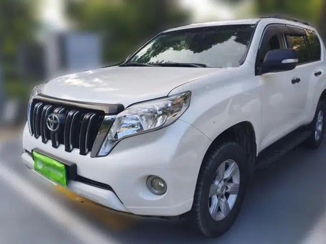 Toyota Prado Toyota Prado 2016, 2.7L automatic, 7-seater, gasoline (parallel import)