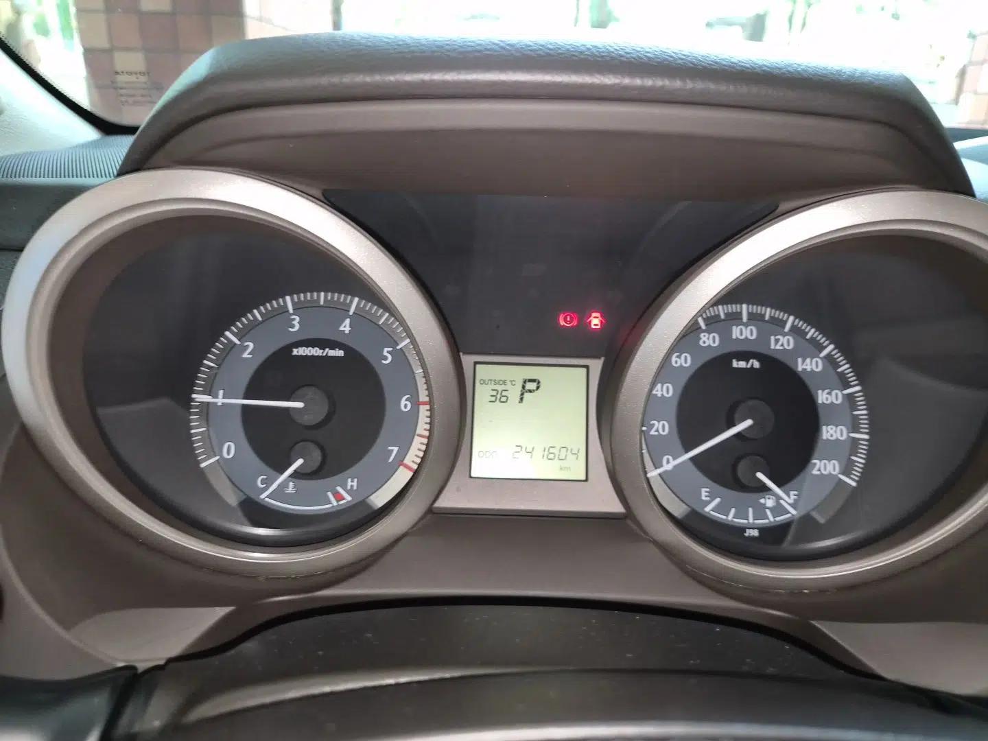 Toyota Prado 2010 2.7L Automatic Standard Edition — миниатюра 11
