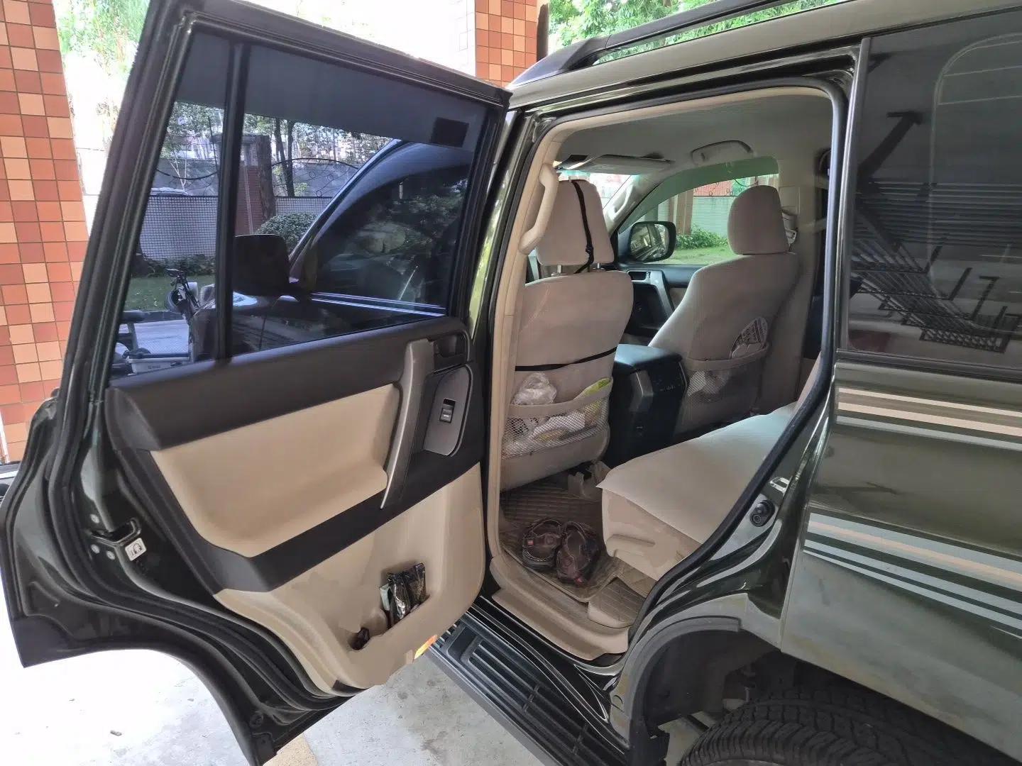 Toyota Prado 2010 2.7L Automatic Standard Edition — миниатюра 17