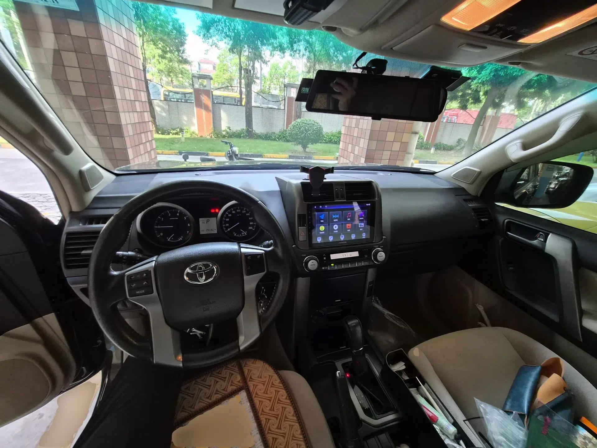 Toyota Prado 2010 2.7L Automatic Standard Edition — миниатюра 9