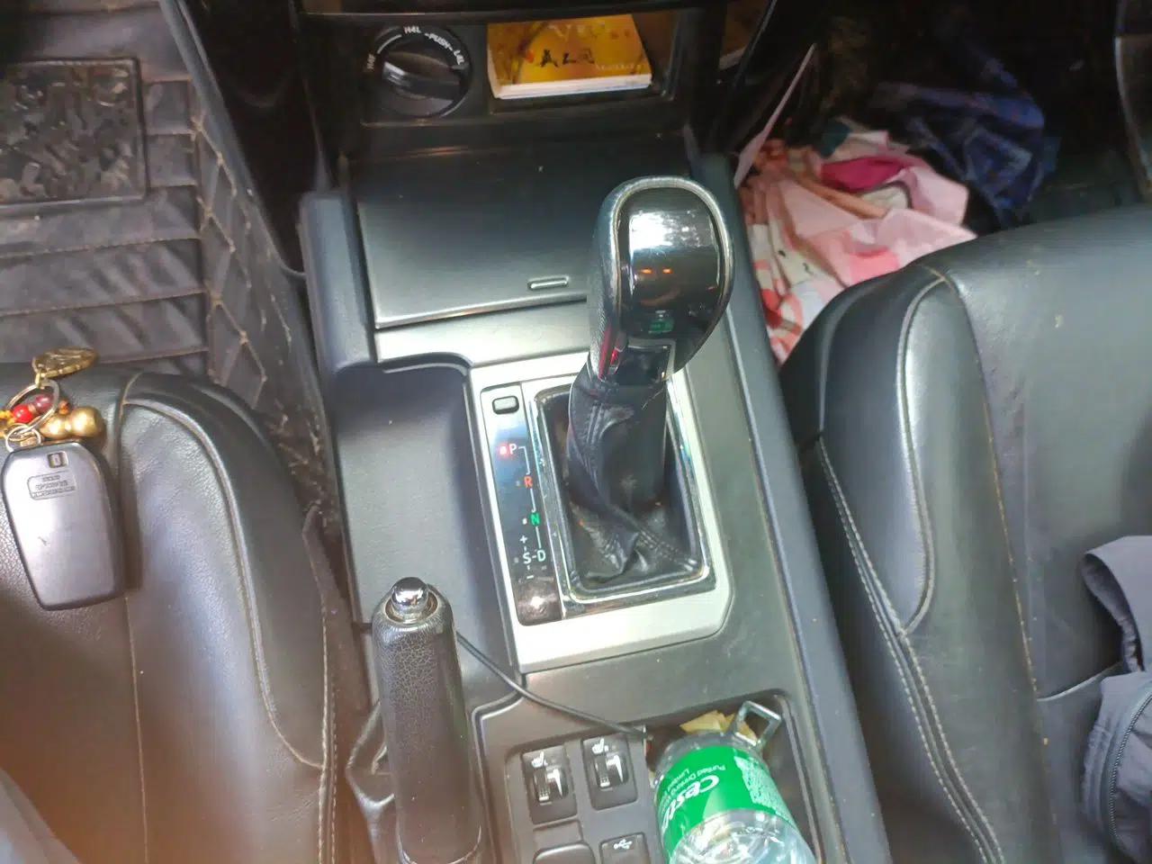 Toyota Prado 2016 2.7L Automatic Standard Edition — миниатюра 14
