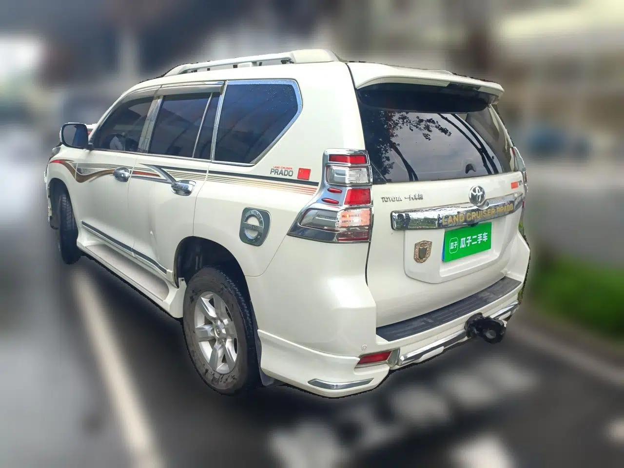 Toyota Prado 2016 2.7L Automatic Standard Edition — миниатюра 4