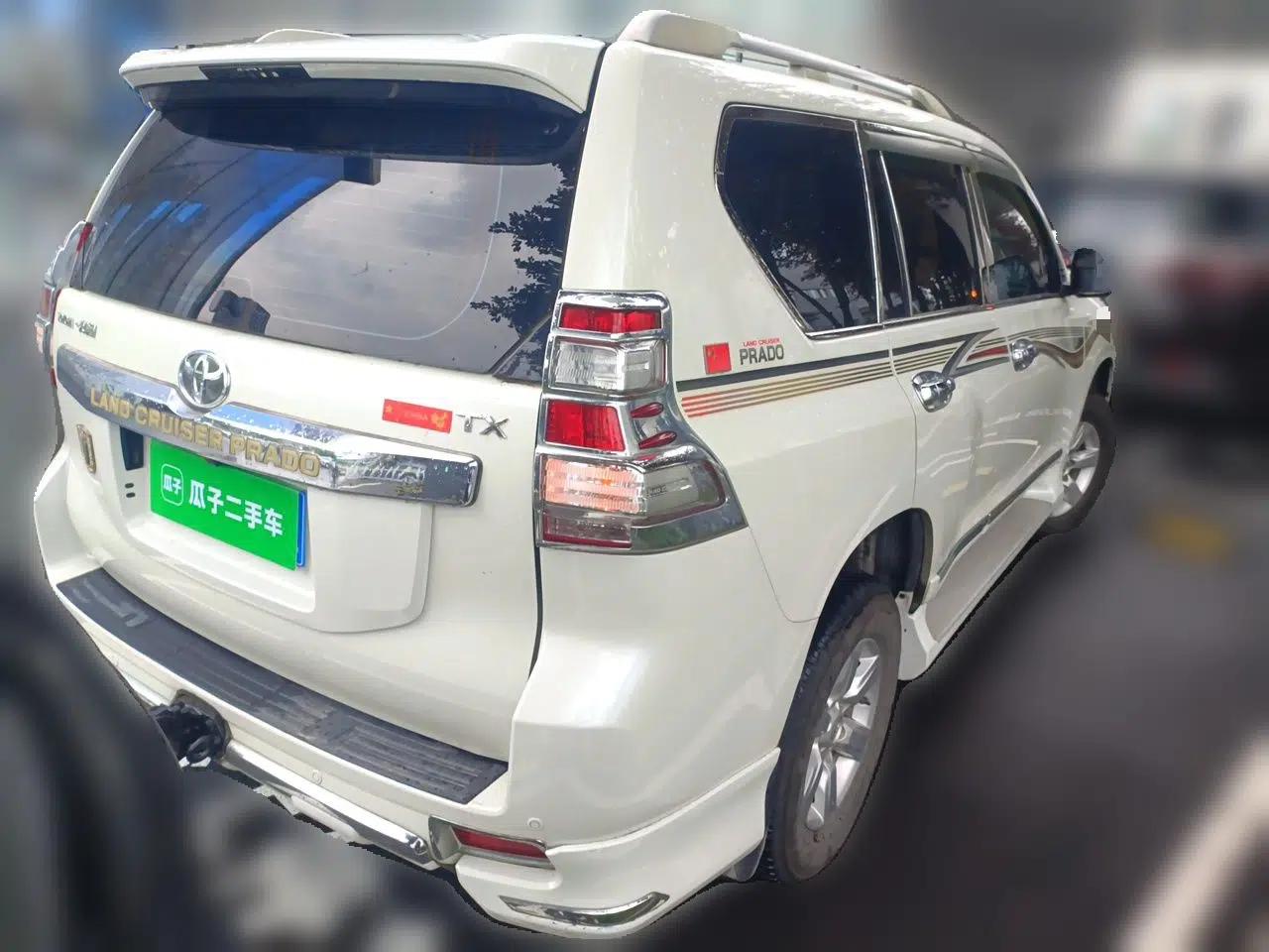 Toyota Prado 2016 2.7L Automatic Standard Edition — миниатюра 6