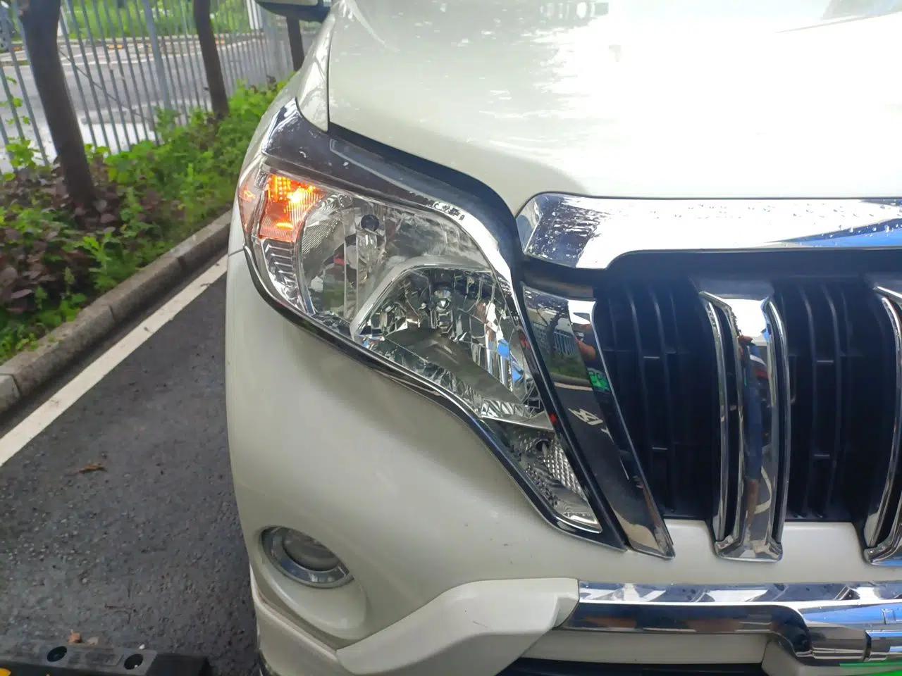 Toyota Prado 2016 2.7L Automatic Standard Edition — миниатюра 7