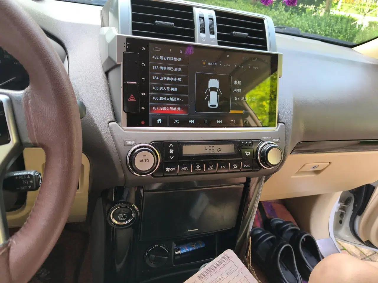 Toyota Prado 2014 2.7L Automatic Standard Edition — миниатюра 13