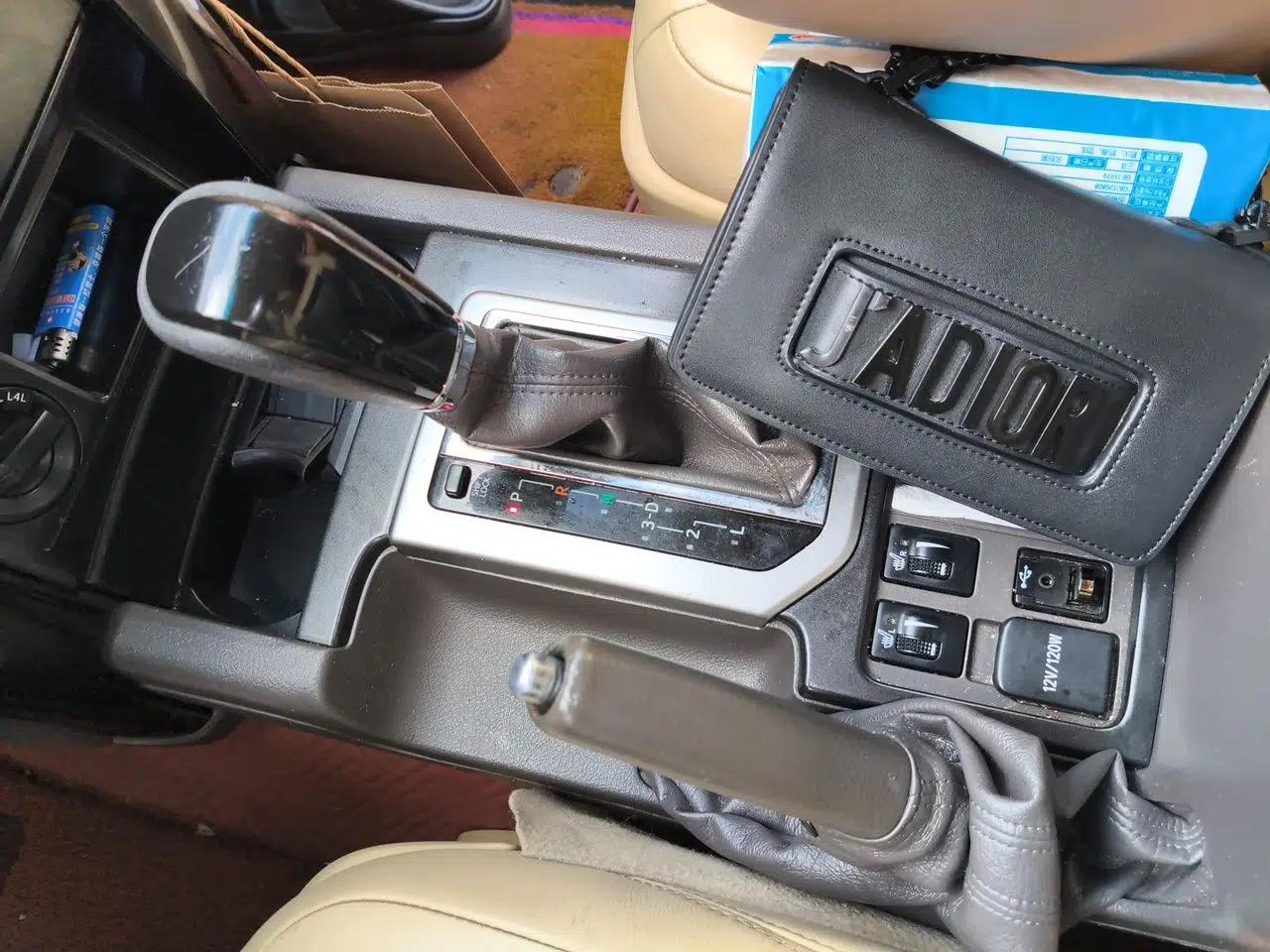 Toyota Prado 2014 2.7L Automatic Standard Edition — миниатюра 14