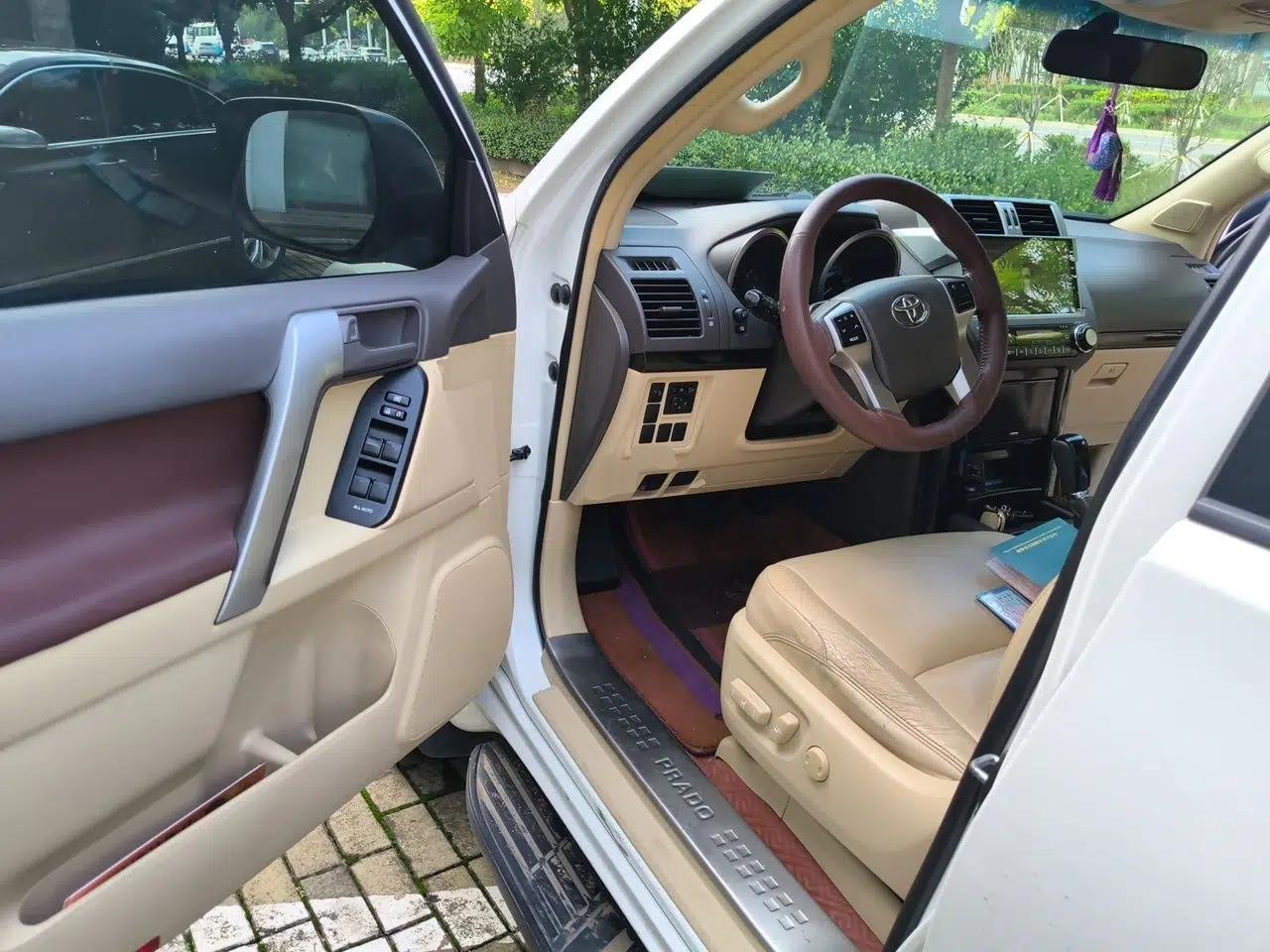 Toyota Prado 2014 2.7L Automatic Standard Edition — миниатюра 16