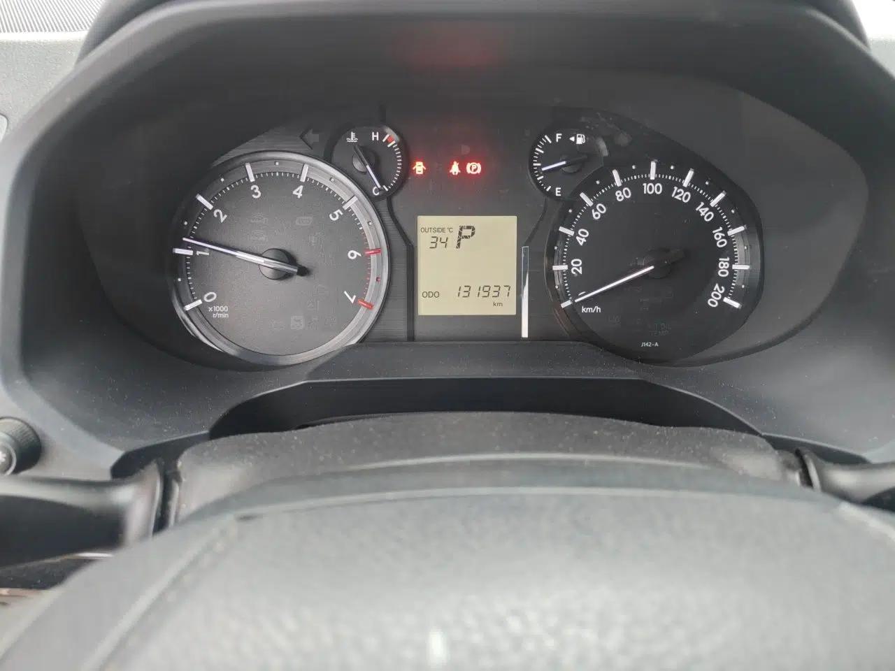 Toyota Prado 2018 Model, 2.7L, U.S.-spec, 7-Seater — миниатюра 11