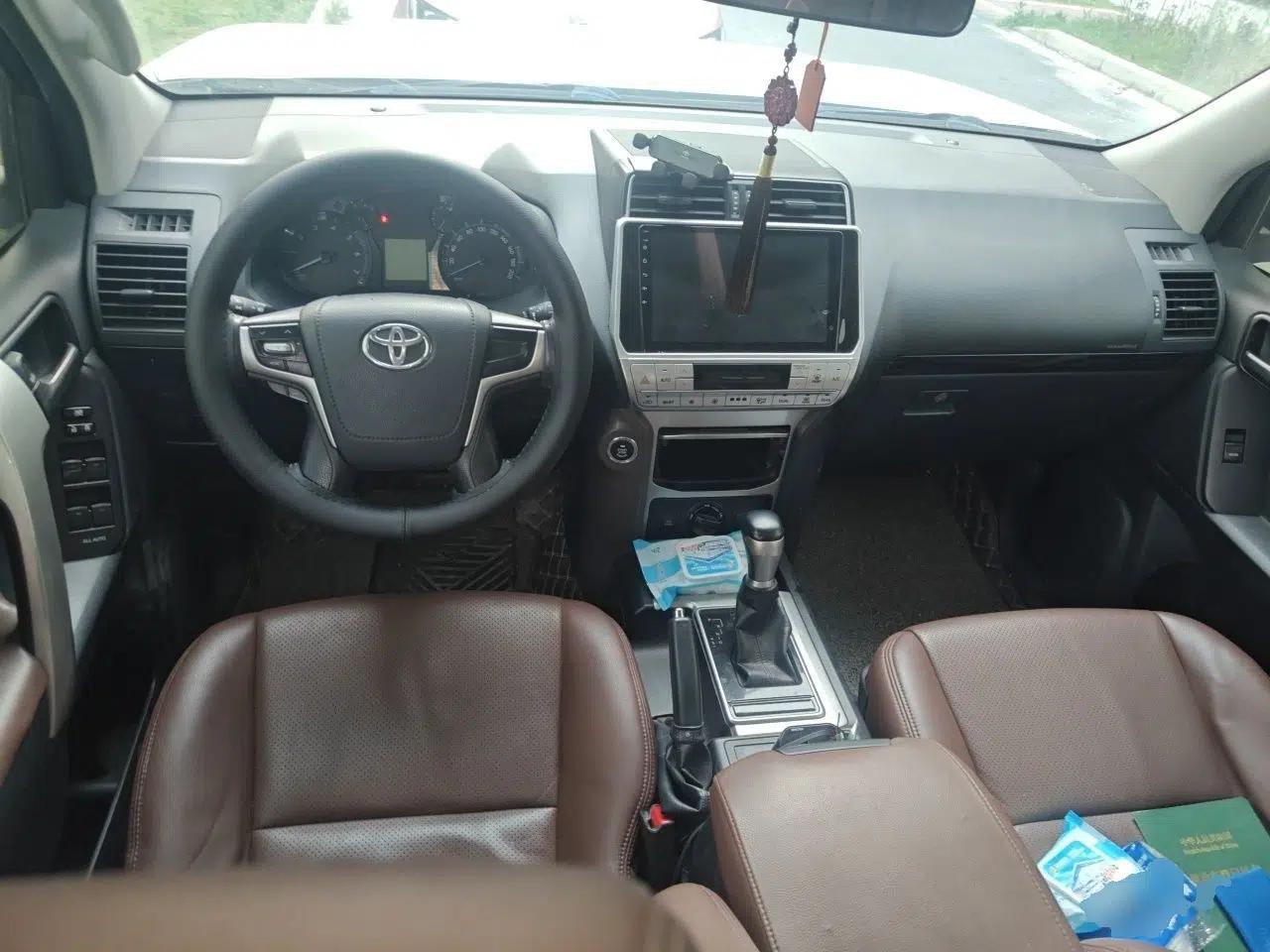 Toyota Prado 2018 Model, 2.7L, U.S.-spec, 7-Seater — миниатюра 9