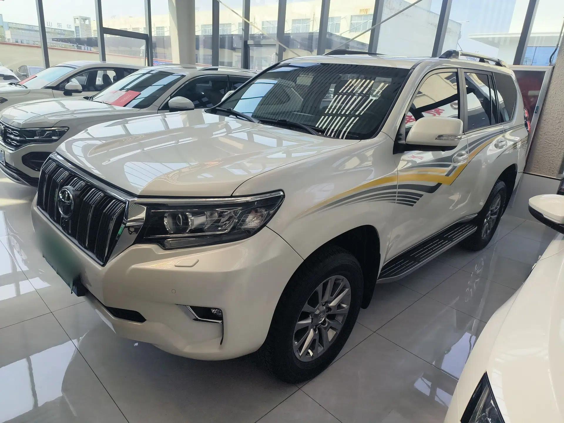 Toyota Prado 2018 3.5L Automatic TX-L with Rear-Mounted Spare Tire — миниатюра 1