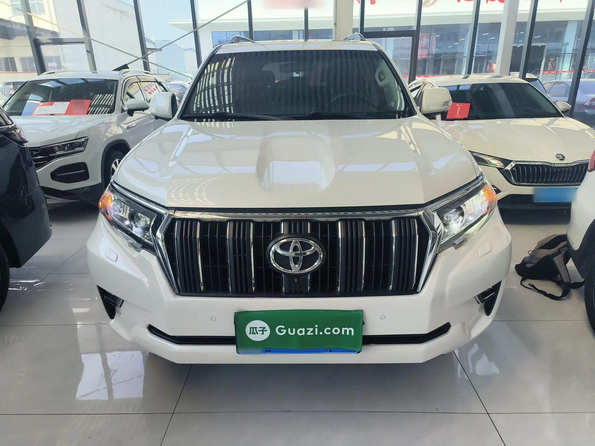 Toyota Prado 2018 3.5L Automatic TX-L with Rear-Mounted Spare Tire — миниатюра 2