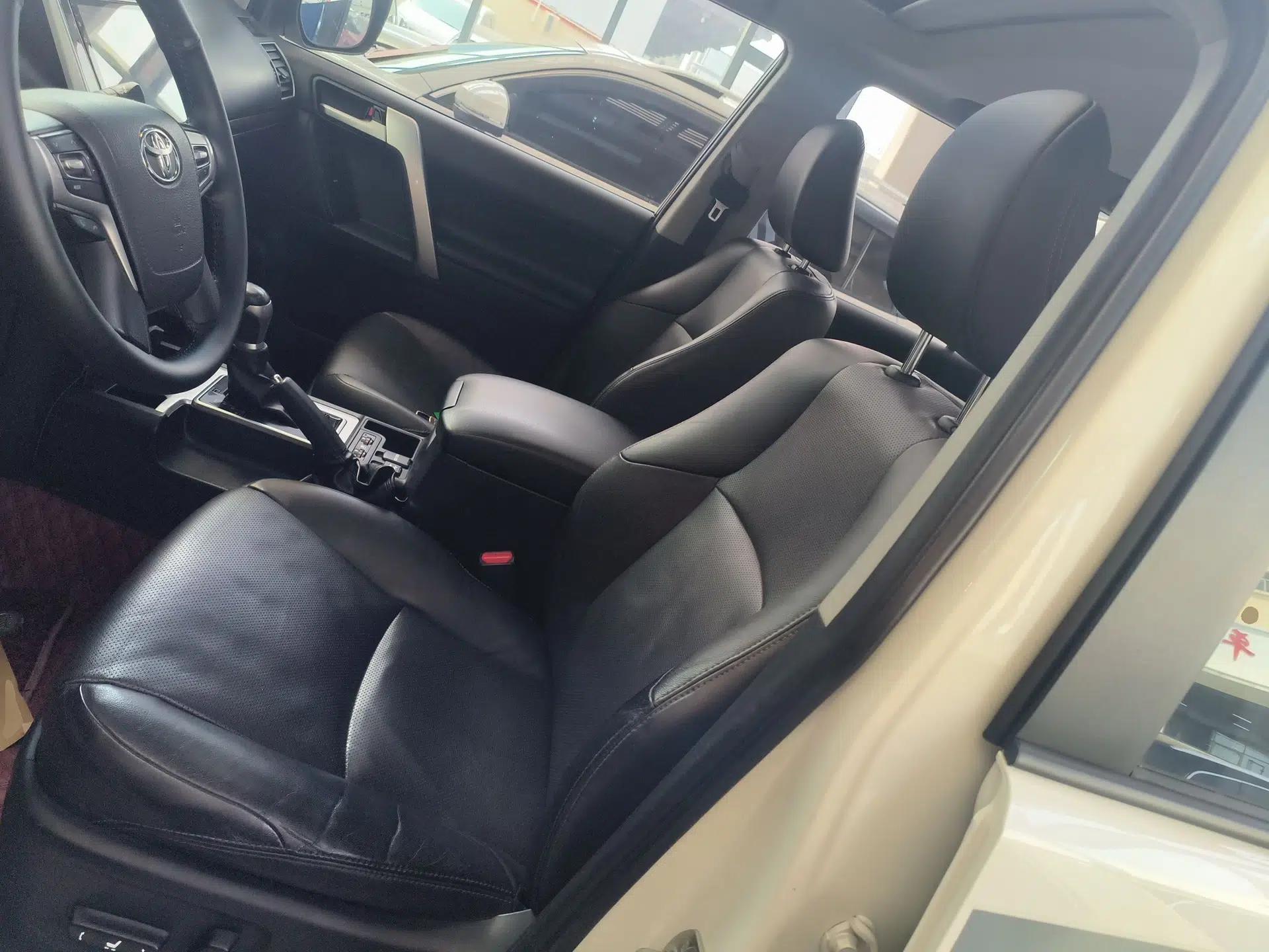 Toyota Prado 2018 3.5L Automatic TX-L with Rear-Mounted Spare Tire — миниатюра 17