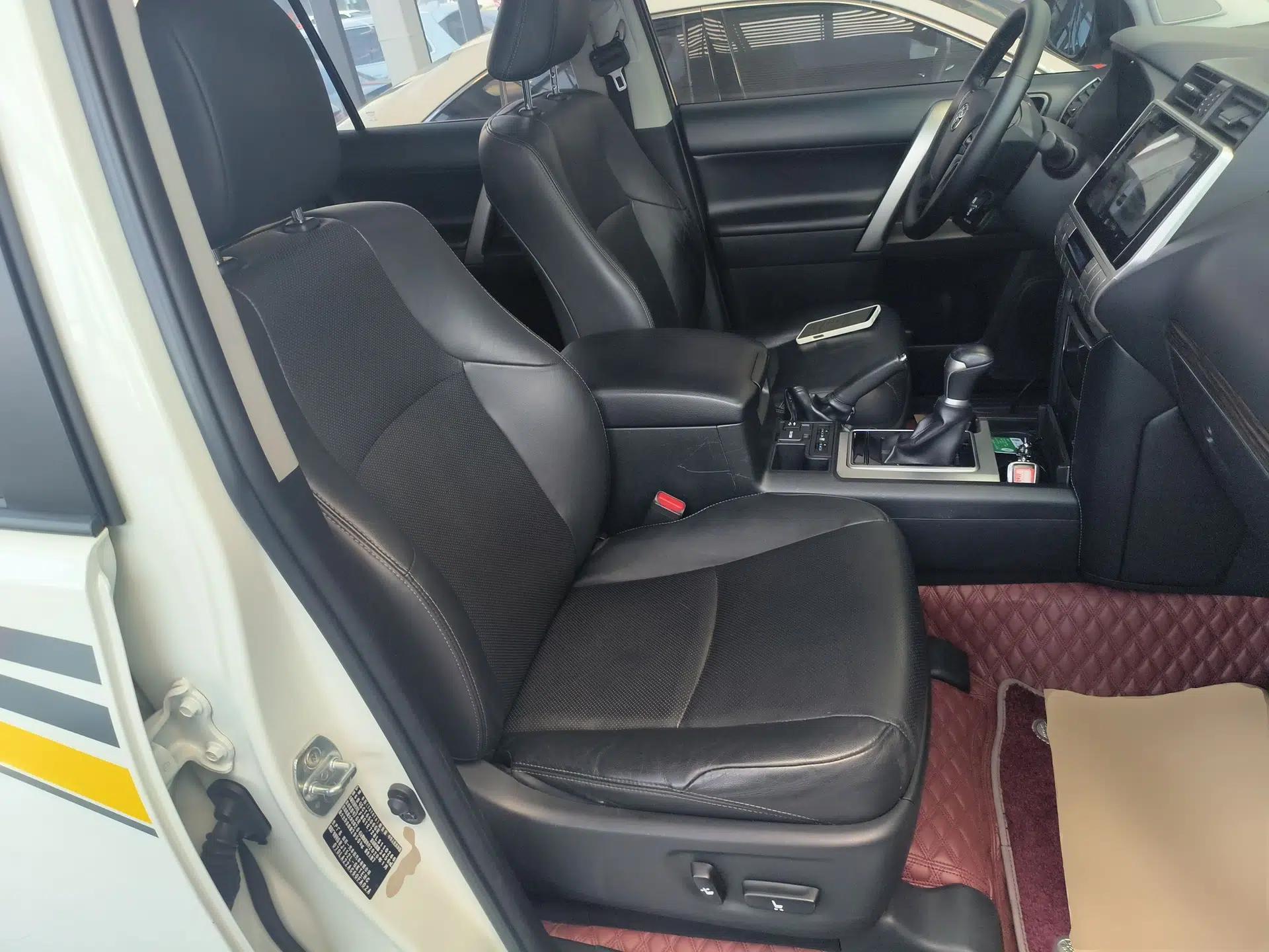 Toyota Prado 2018 3.5L Automatic TX-L with Rear-Mounted Spare Tire — миниатюра 19
