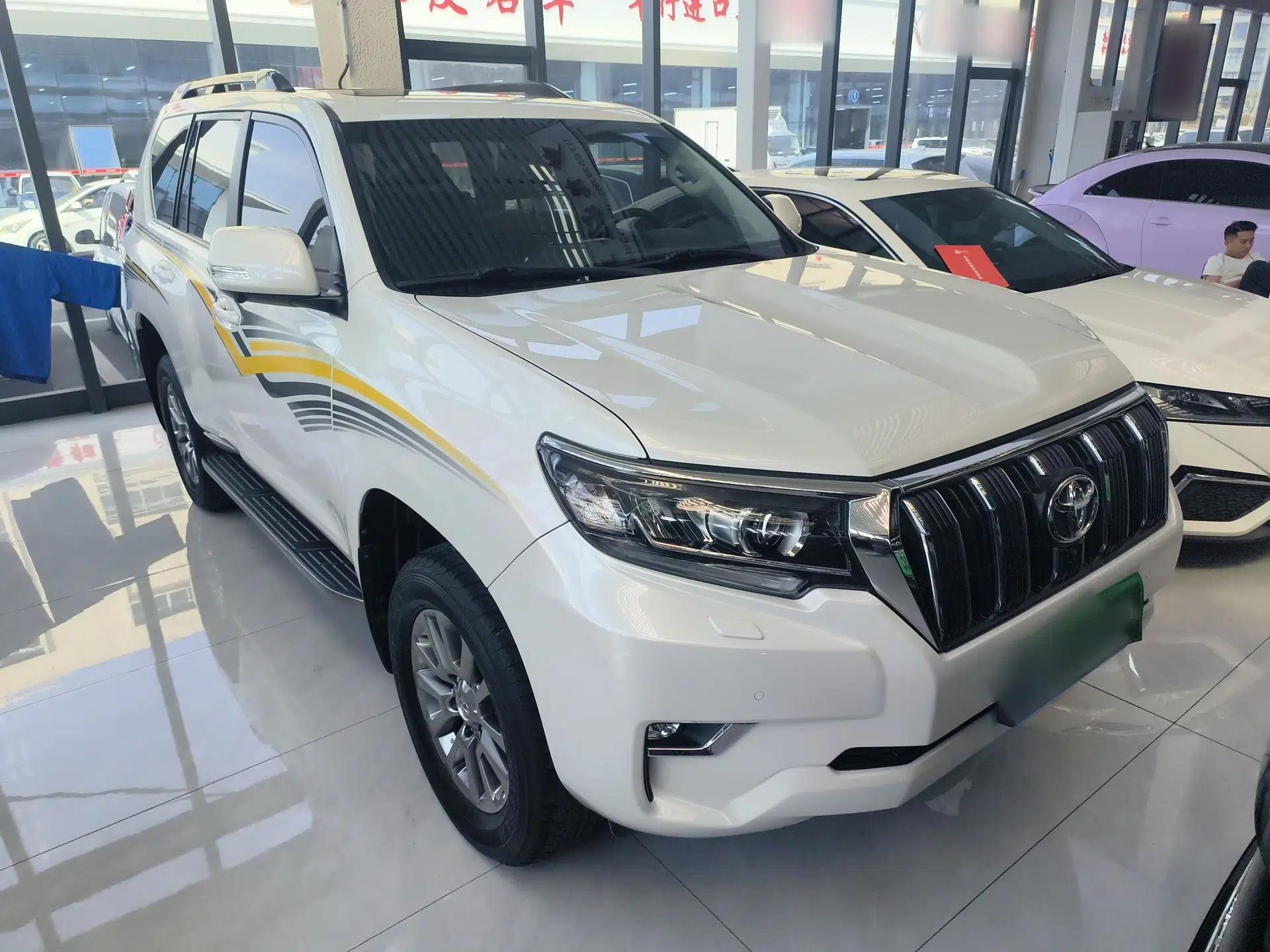 Toyota Prado 2018 3.5L Automatic TX-L with Rear-Mounted Spare Tire — миниатюра 3