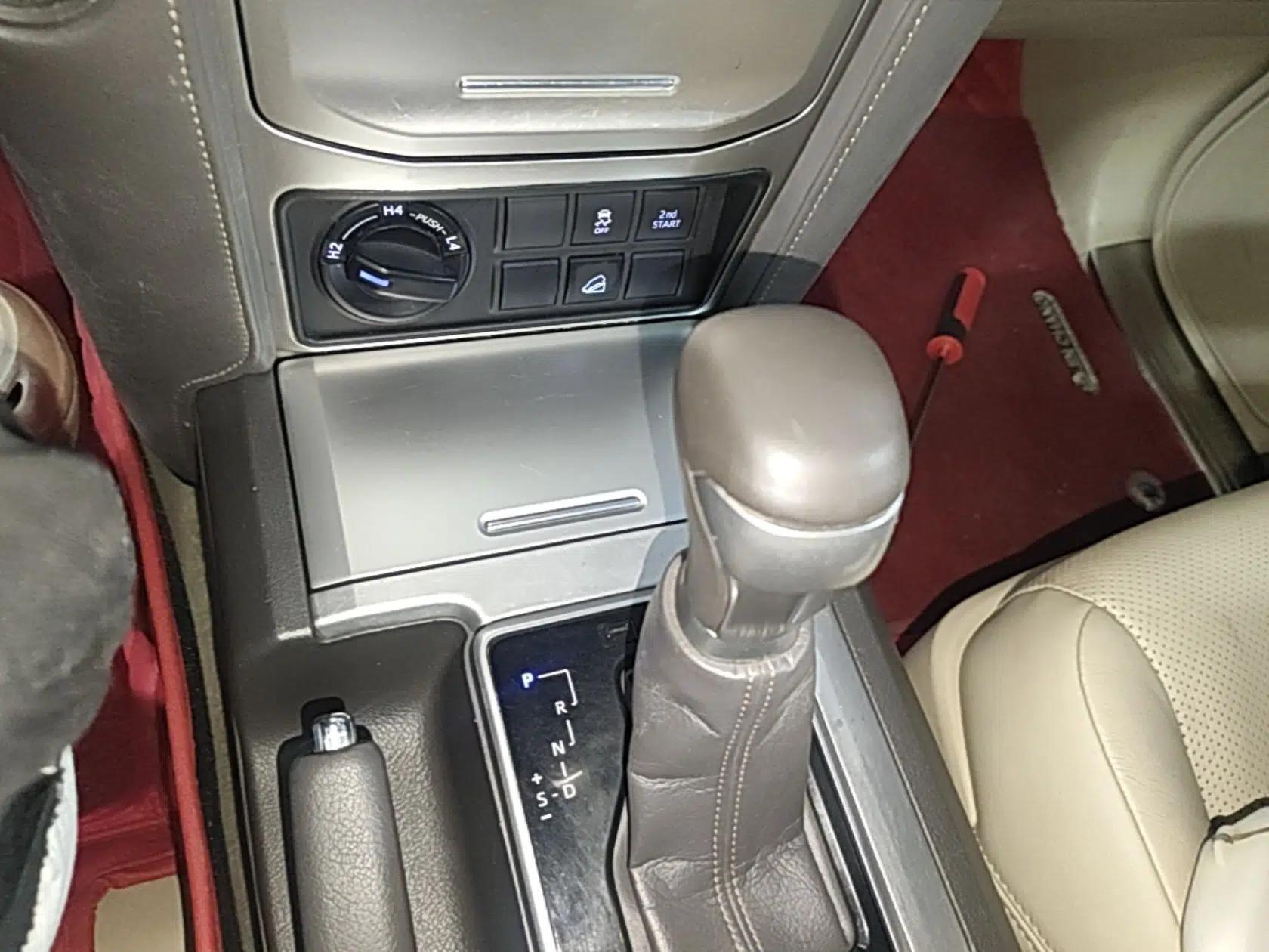 Toyota Prado 2018 3.5L Automatic TX-L with Rear-Mounted Spare Tire — миниатюра 16