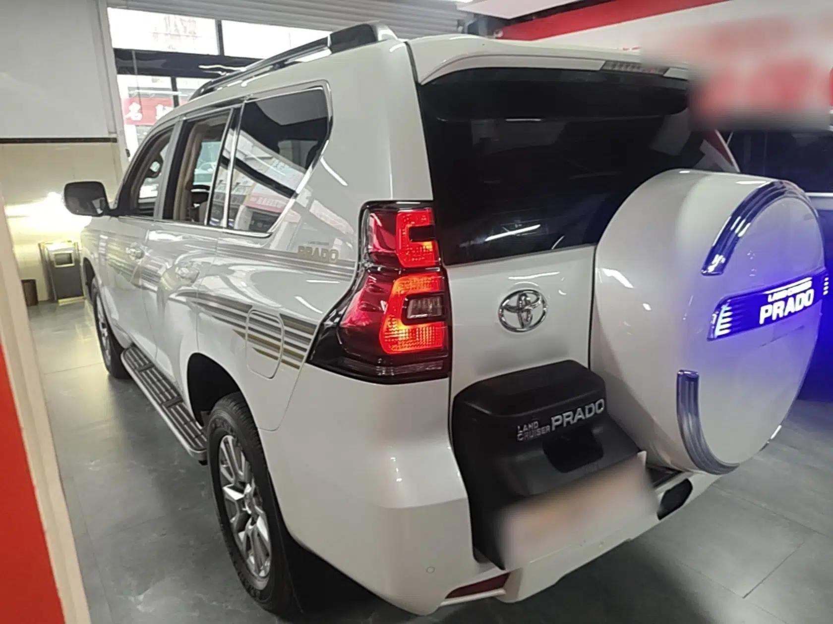 Toyota Prado 2018 3.5L Automatic TX-L with Rear-Mounted Spare Tire — миниатюра 4