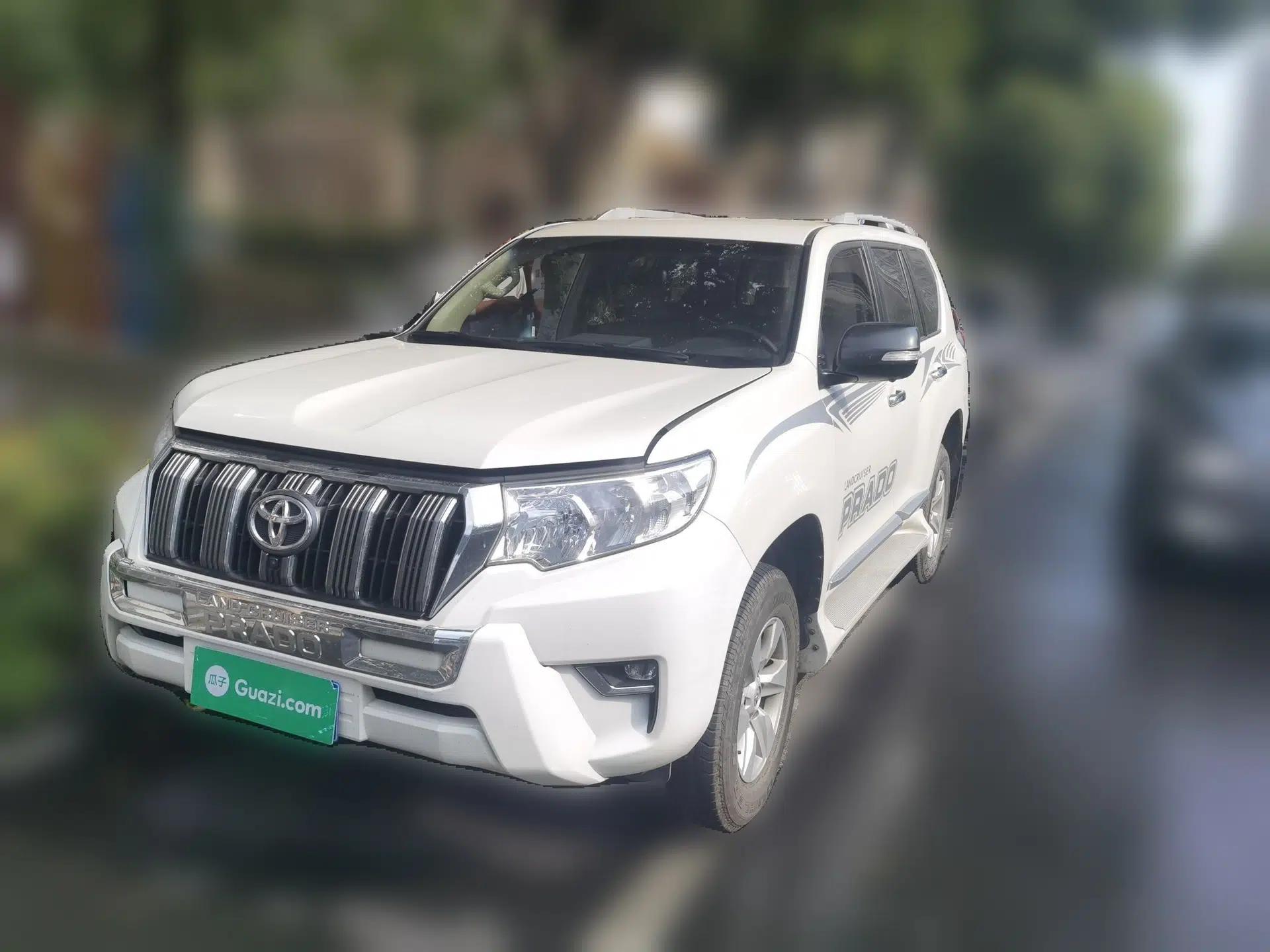 Toyota Prado Middle East‑spec parallel‑import Toyota Prado, modified without a sunroof or rear liftgate. — миниатюра 1