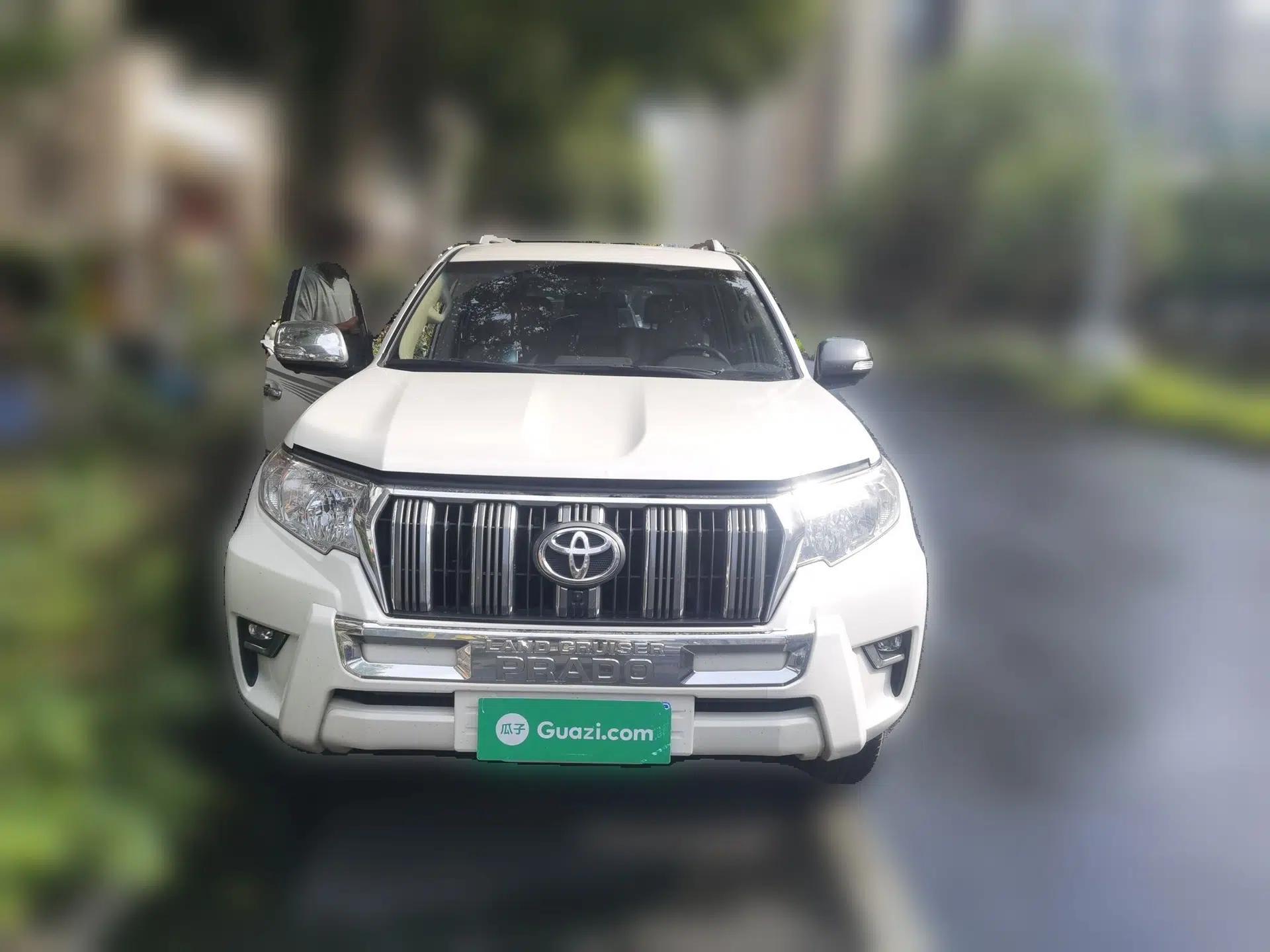 Toyota Prado Middle East‑spec parallel‑import Toyota Prado, modified without a sunroof or rear liftgate. — миниатюра 2