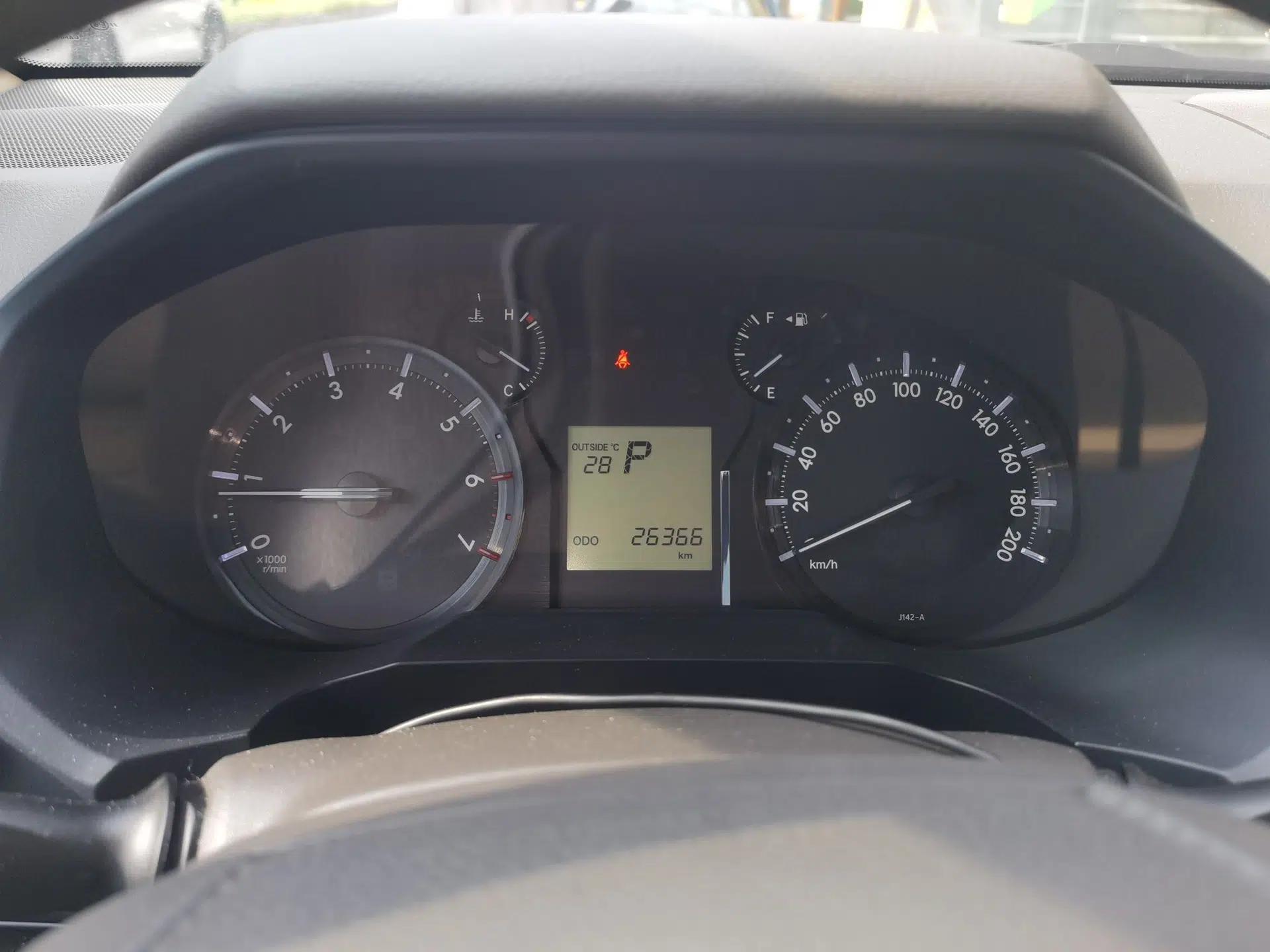 Toyota Prado Middle East‑spec parallel‑import Toyota Prado, modified without a sunroof or rear liftgate. — миниатюра 11