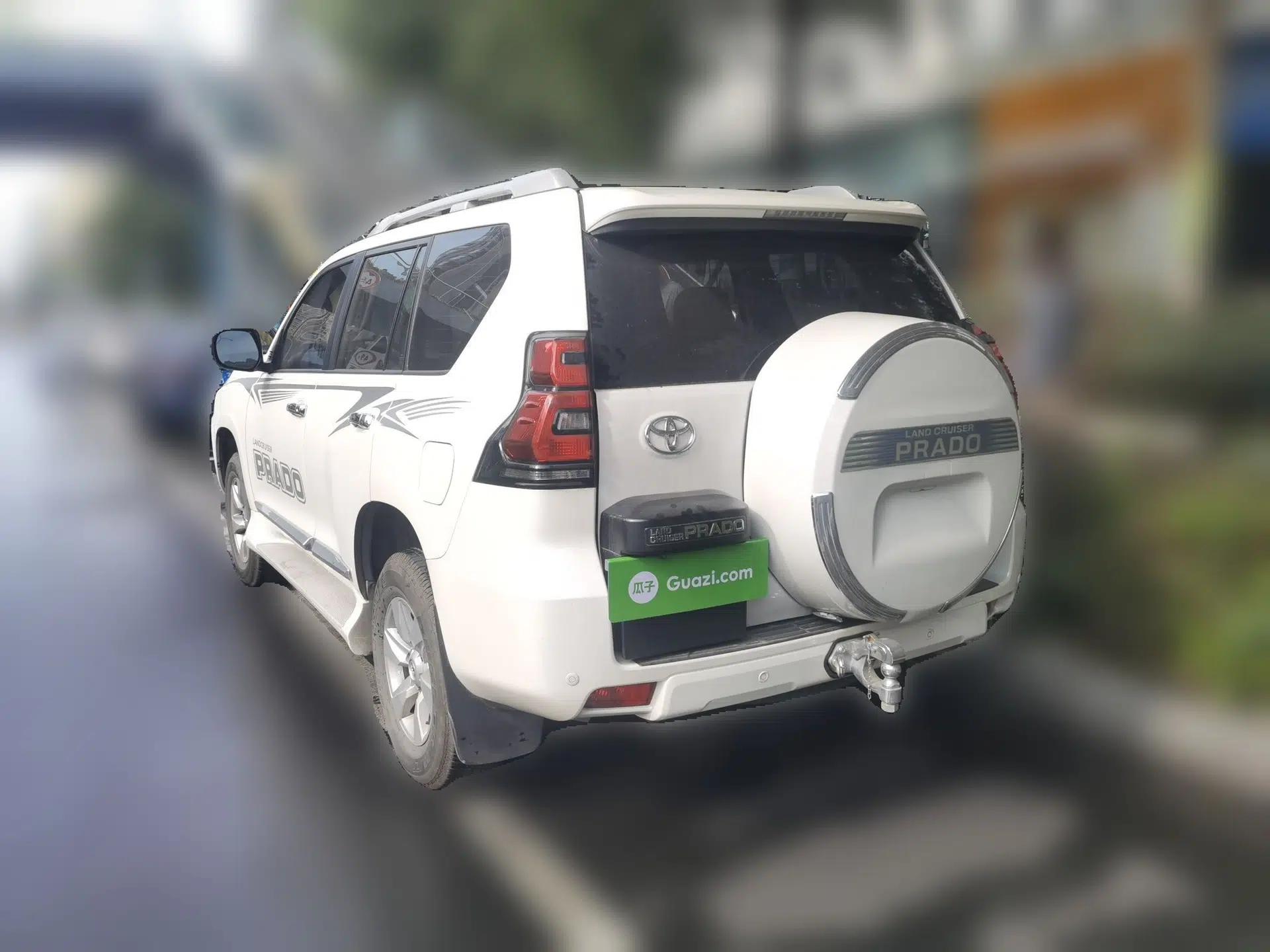 Toyota Prado Middle East‑spec parallel‑import Toyota Prado, modified without a sunroof or rear liftgate. — миниатюра 4