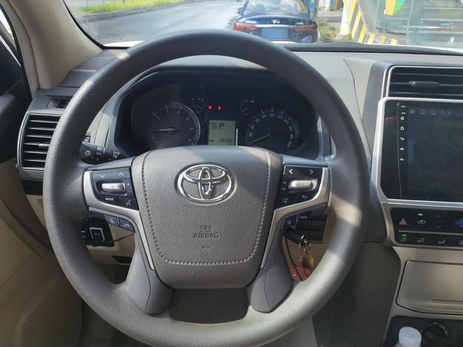 Toyota Prado Middle East‑spec parallel‑import Toyota Prado, modified without a sunroof or rear liftgate. — миниатюра 10