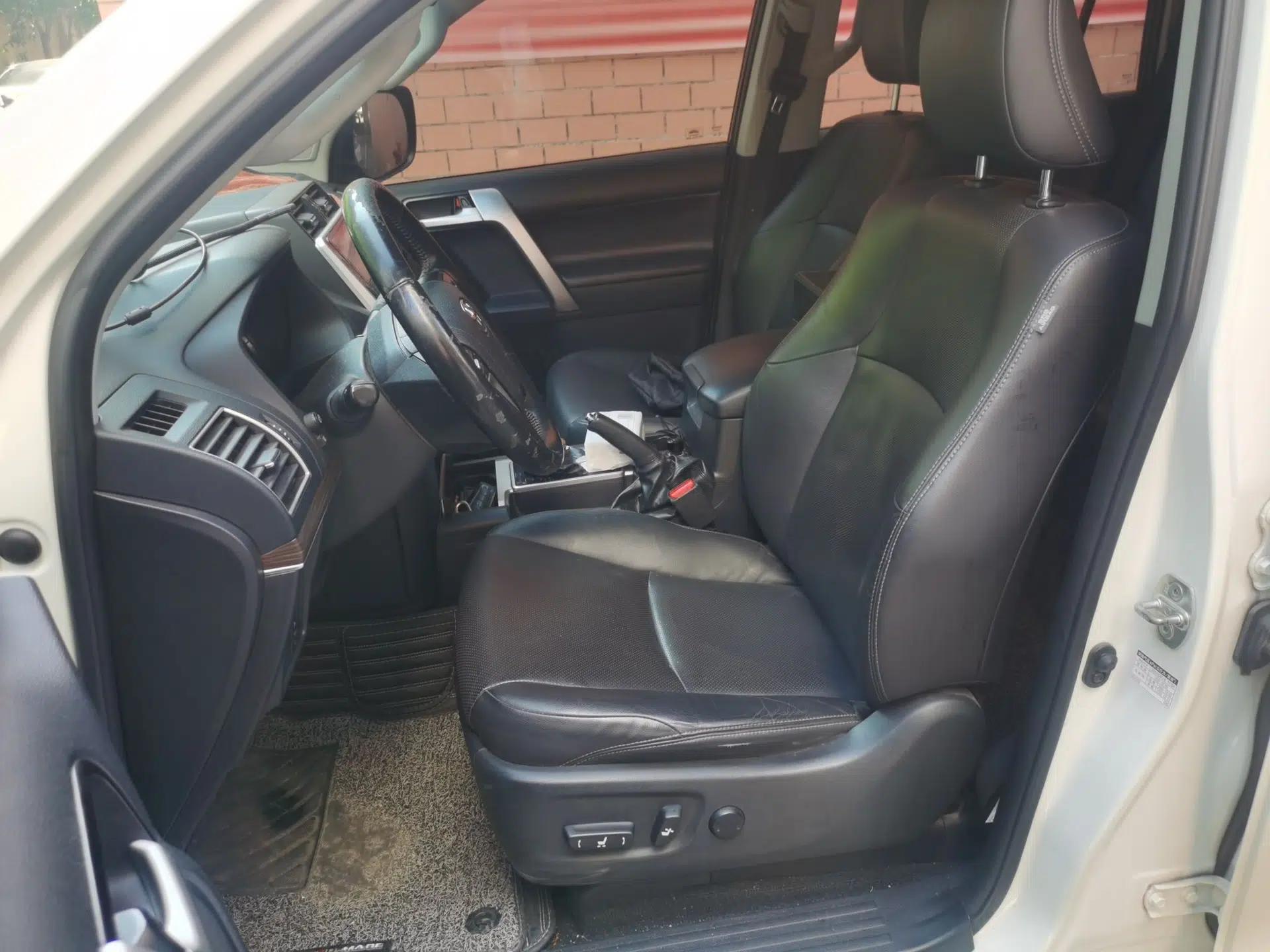 Toyota Prado 2019 3.5L Automatic TX-L Deluxe Edition with Rear-Mounted Spare Tire — миниатюра 15