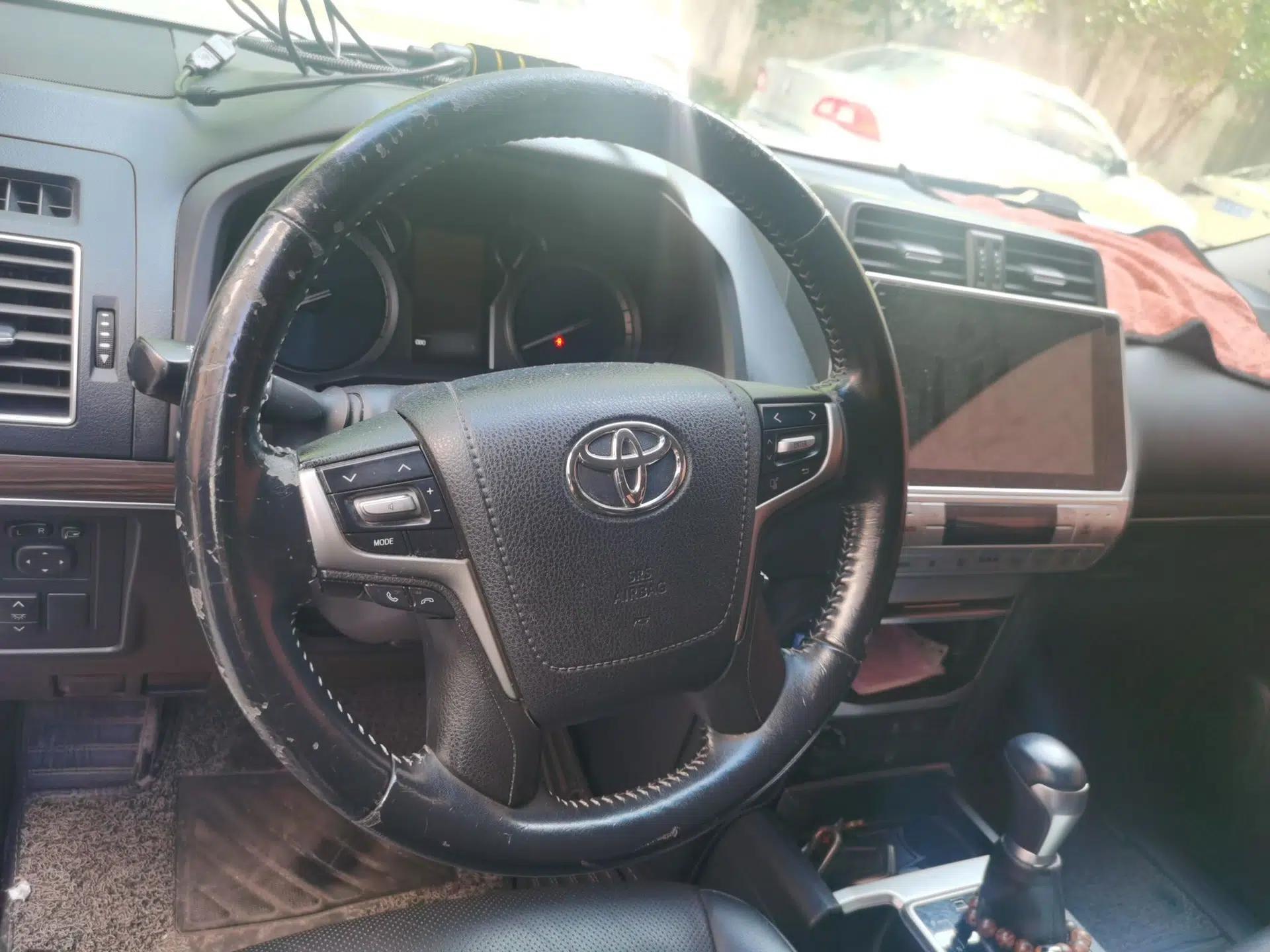 Toyota Prado 2019 3.5L Automatic TX-L Deluxe Edition with Rear-Mounted Spare Tire — миниатюра 10