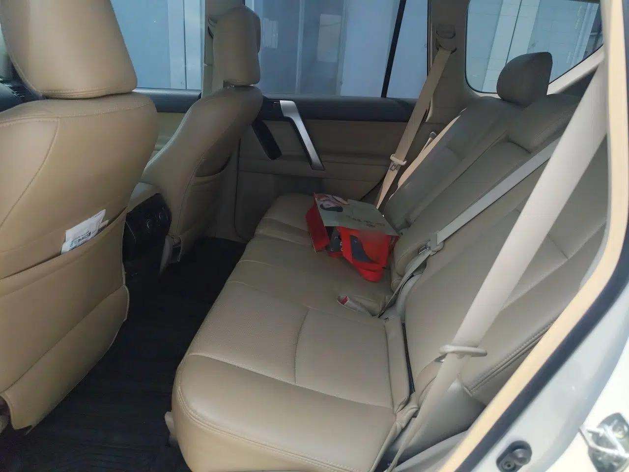 Toyota Prado Toyota Prado 2018, 4.0L, automatic transmission, 7 seats (parallel import) — миниатюра 17