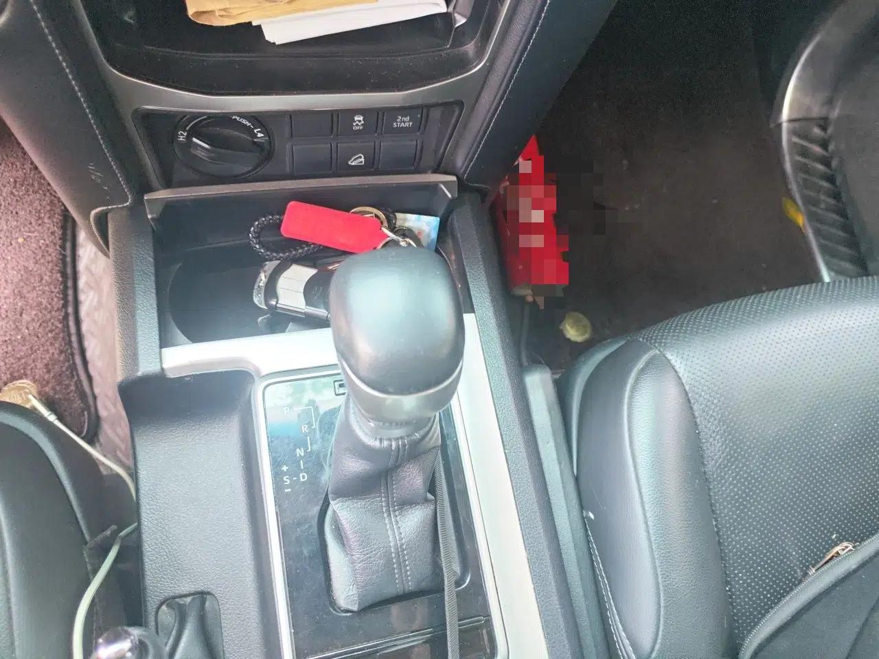 Toyota Prado 2019 3.5L Automatic TX-L Deluxe Edition with Rear-Mounted Spare Tire — миниатюра 14