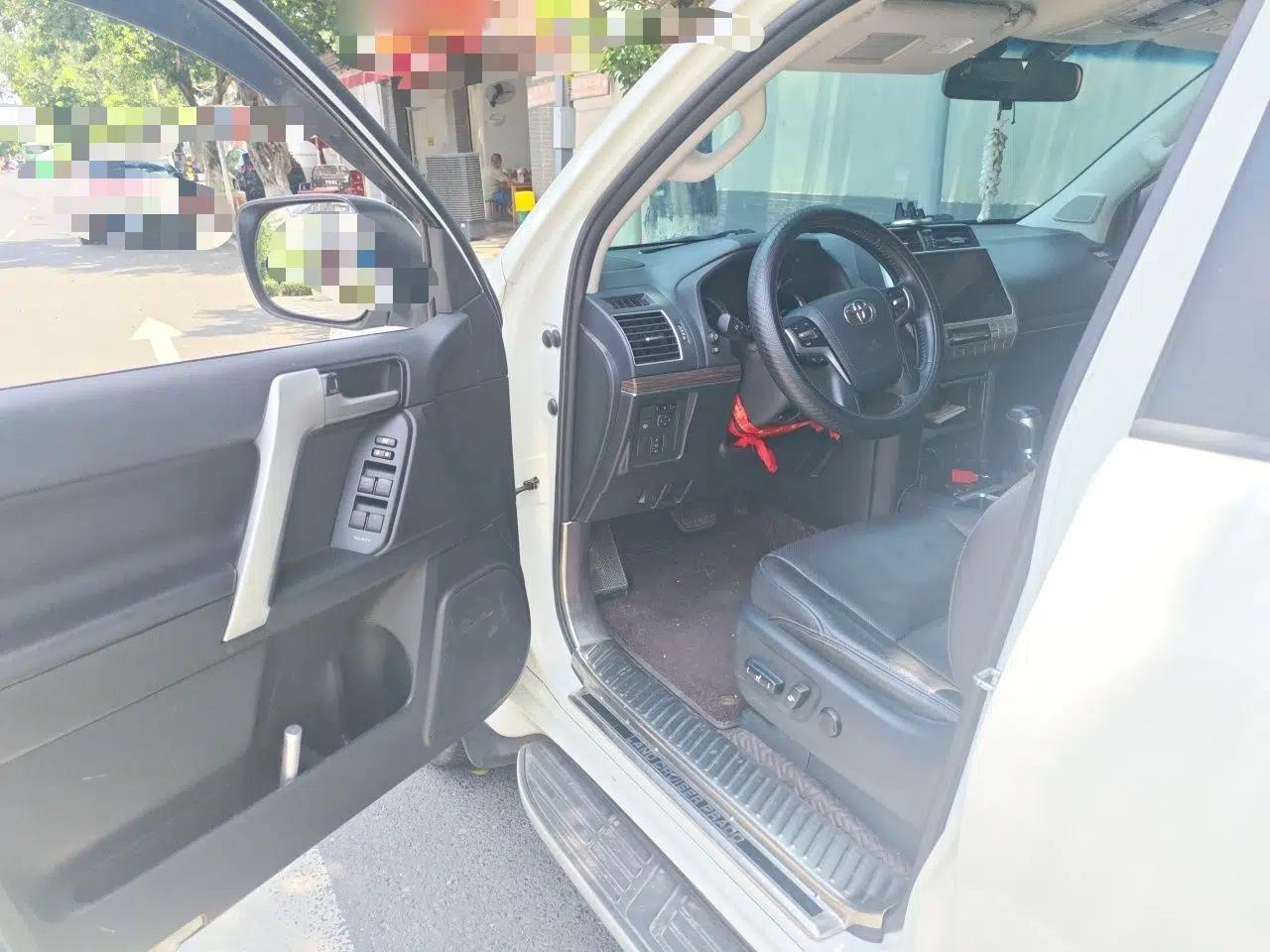 Toyota Prado 2019 3.5L Automatic TX-L Deluxe Edition with Rear-Mounted Spare Tire — миниатюра 16
