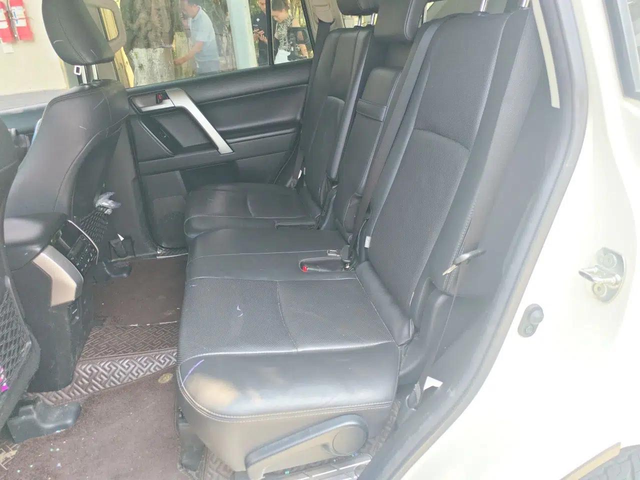 Toyota Prado 2019 3.5L Automatic TX-L Deluxe Edition with Rear-Mounted Spare Tire — миниатюра 17