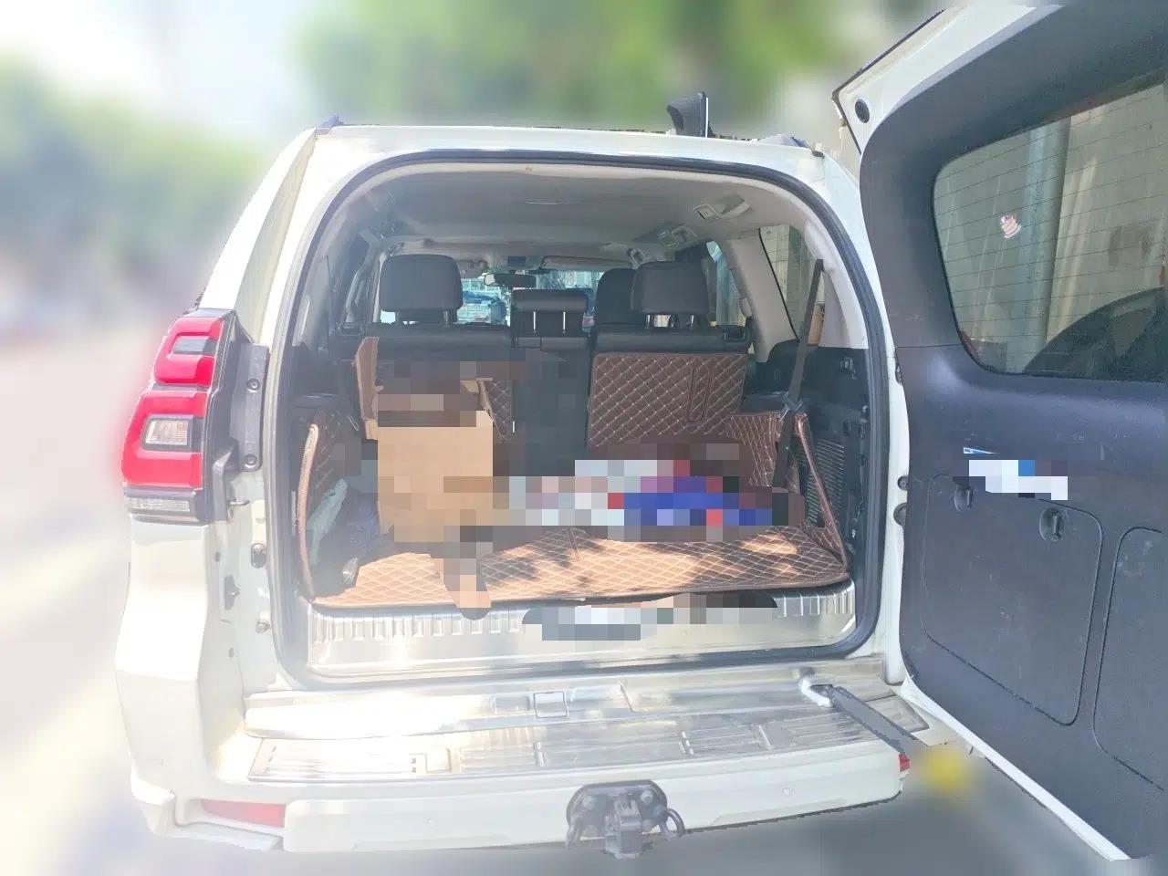 Toyota Prado 2019 3.5L Automatic TX-L Deluxe Edition with Rear-Mounted Spare Tire — миниатюра 19