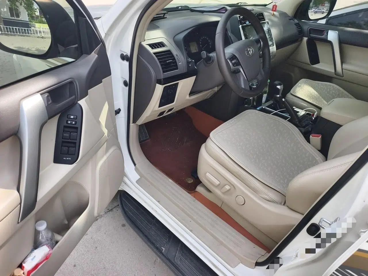 Toyota Prado 2019 4.0L TX-L Middle East — миниатюра 16