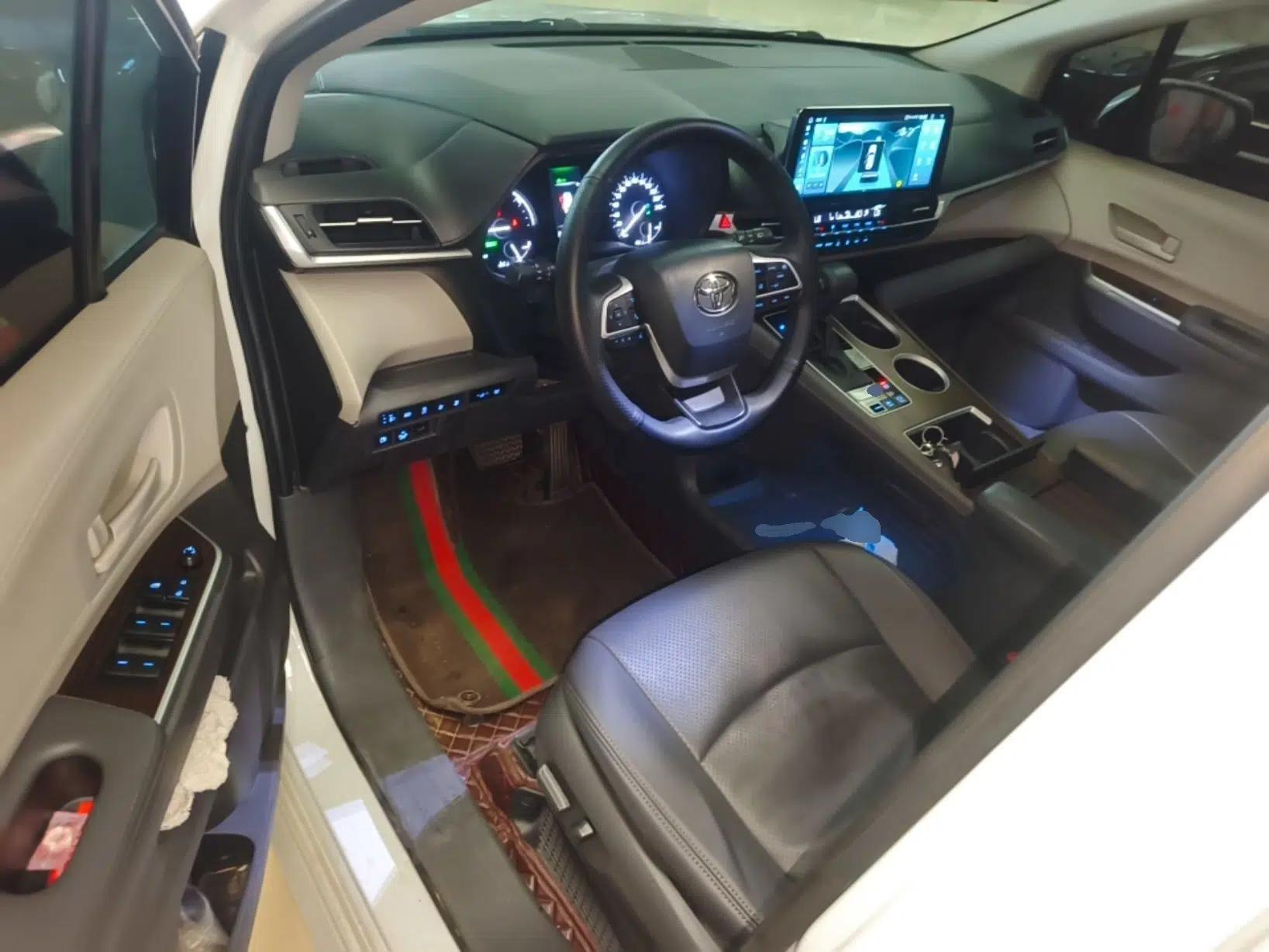 Toyota SIENNA 2021 2.5L Hybrid Comfort Edition — миниатюра 18