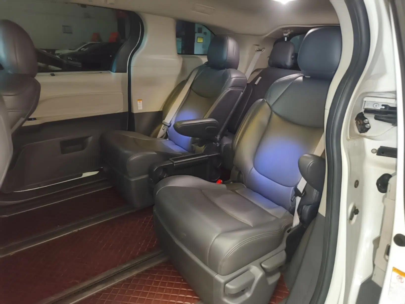 Toyota SIENNA 2021 2.5L Hybrid Comfort Edition — миниатюра 20