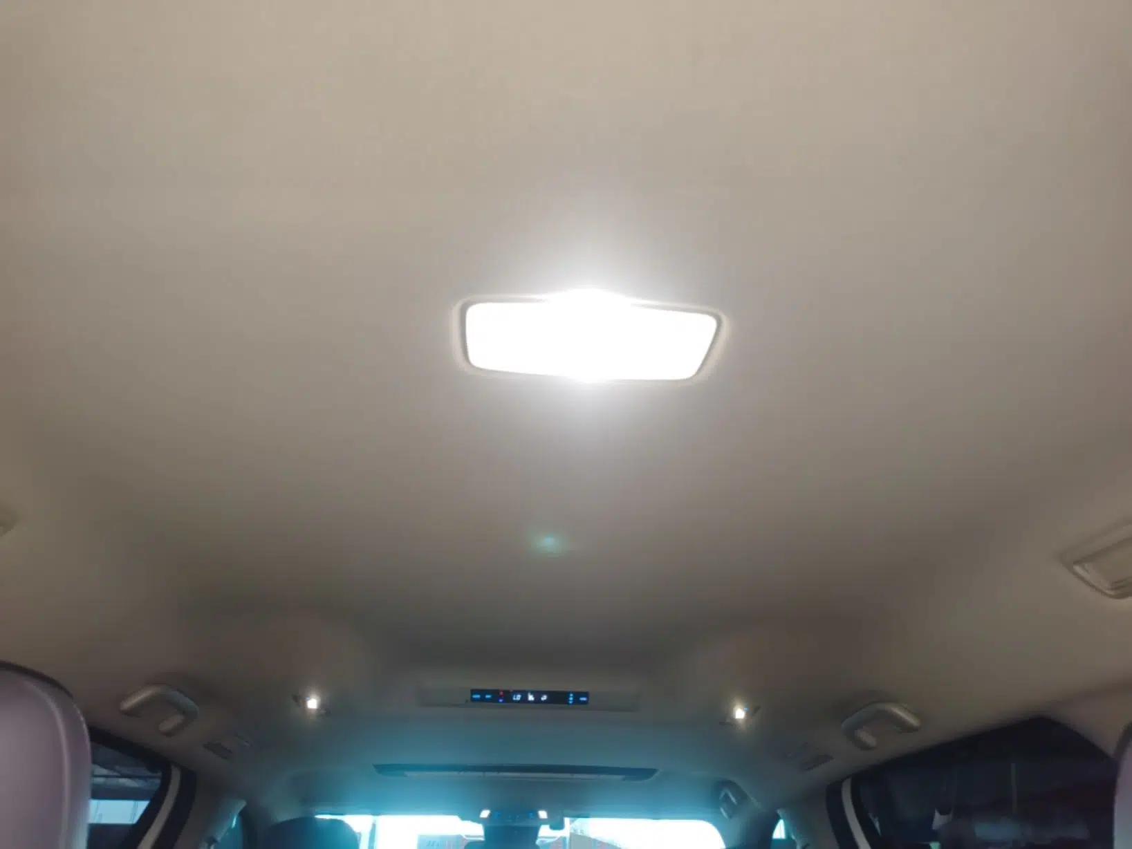 Toyota SIENNA 2021 2.5L Hybrid Comfort Edition — миниатюра 21