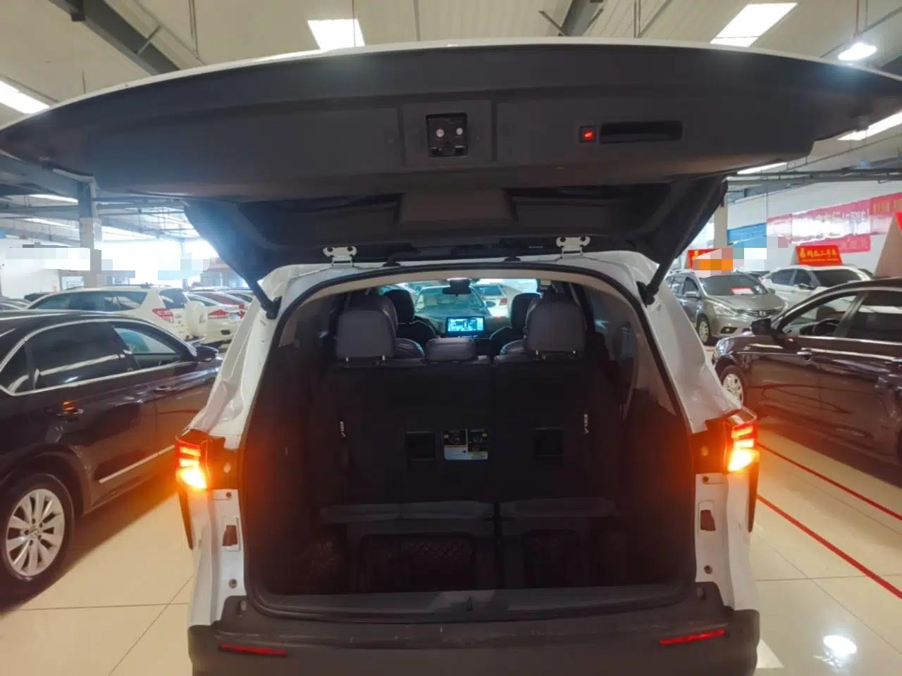 Toyota SIENNA 2021 2.5L Hybrid Comfort Edition — миниатюра 22