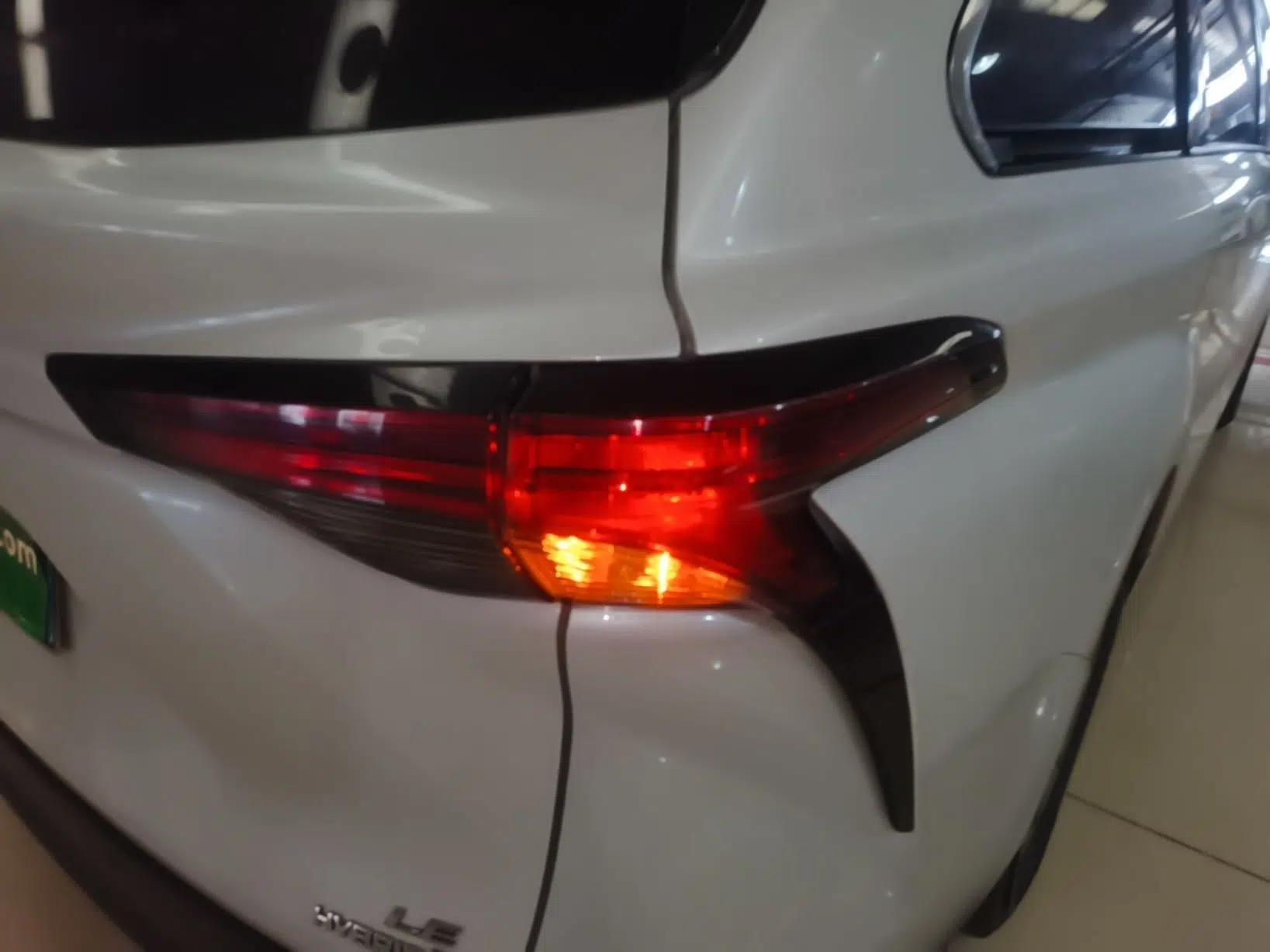 Toyota SIENNA 2021 2.5L Hybrid Comfort Edition — миниатюра 9