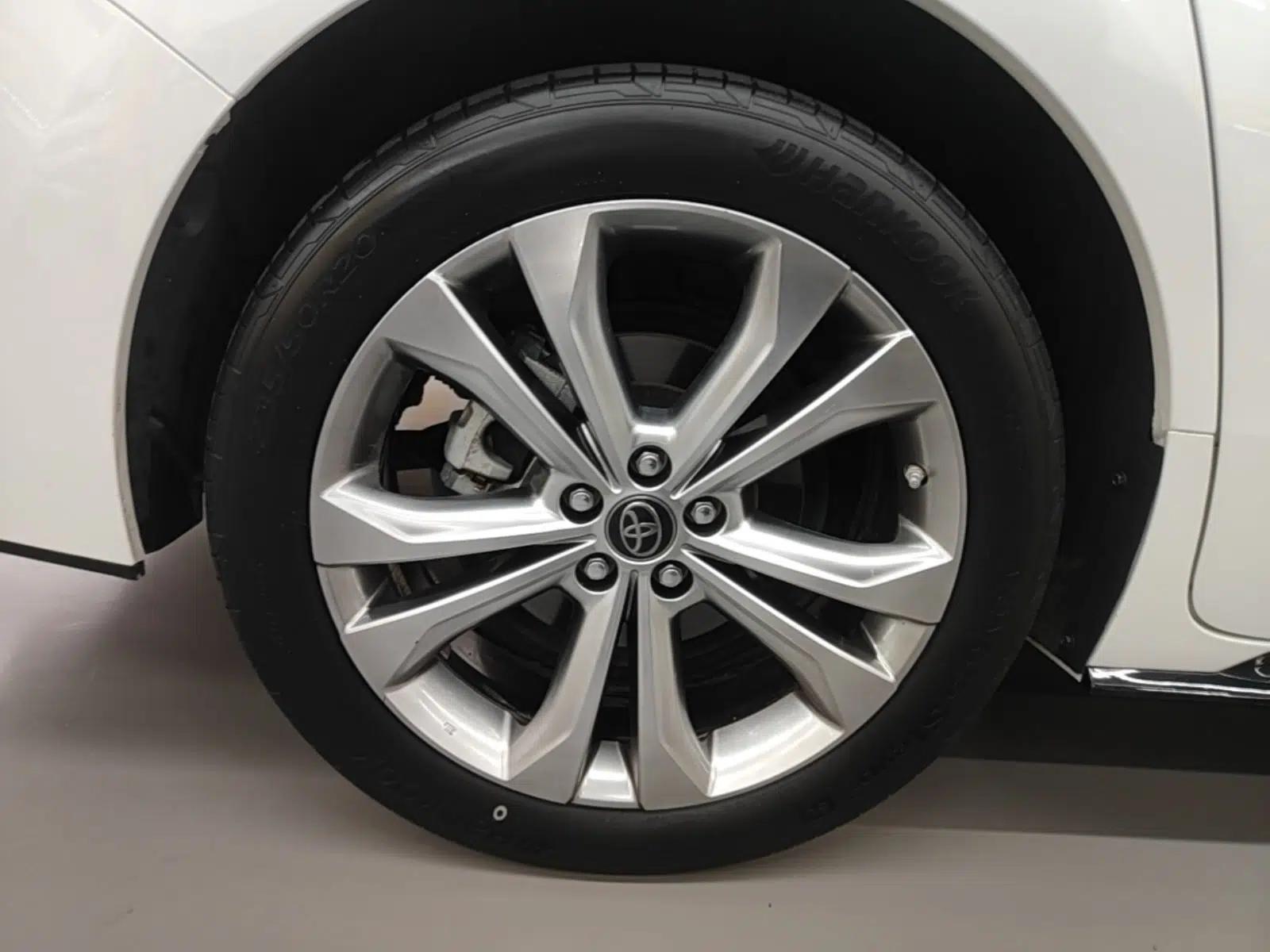 Toyota SIENNA 2023 2.5L Hybrid Deluxe Edition — миниатюра 16