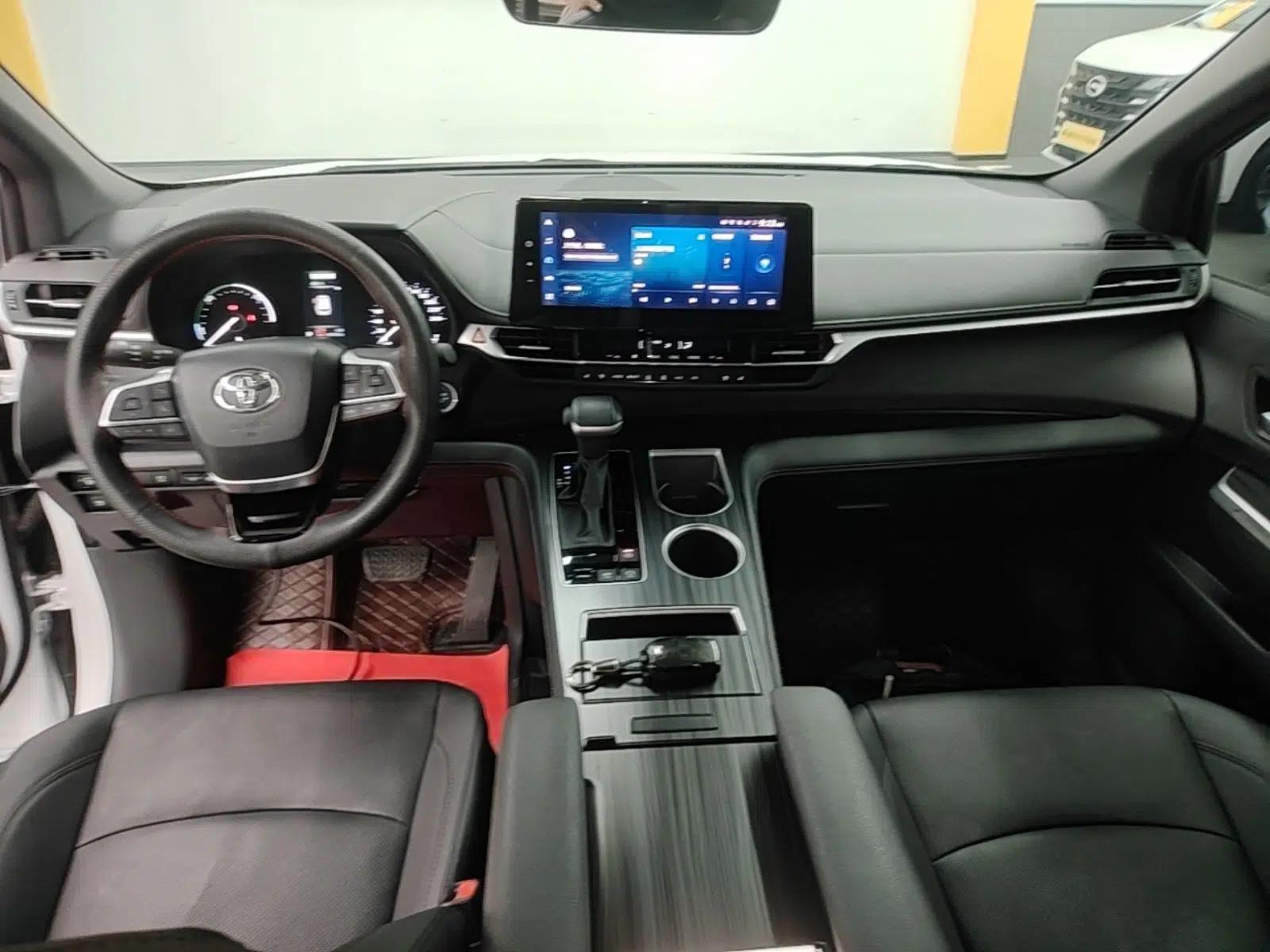 Toyota SIENNA 2023 2.5L Hybrid Deluxe Edition — миниатюра 17