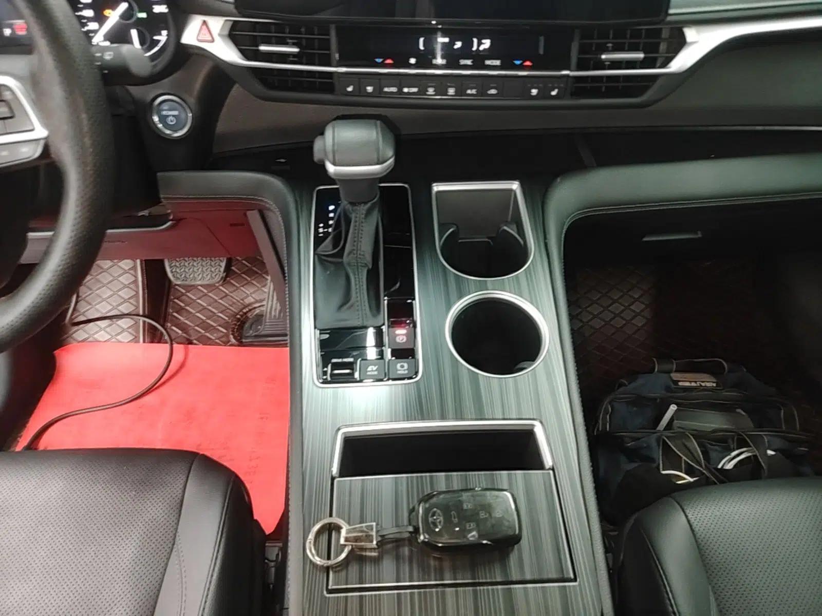 Toyota SIENNA 2023 2.5L Hybrid Deluxe Edition — миниатюра 21