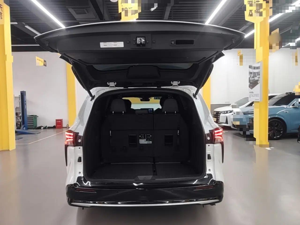 Toyota SIENNA 2023 2.5L Hybrid Deluxe Edition — миниатюра 27