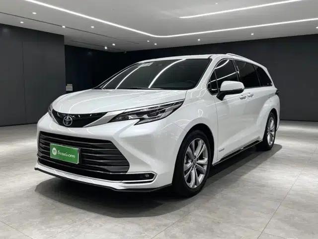 Toyota SIENNA 2023 2.5L Hybrid Deluxe Edition