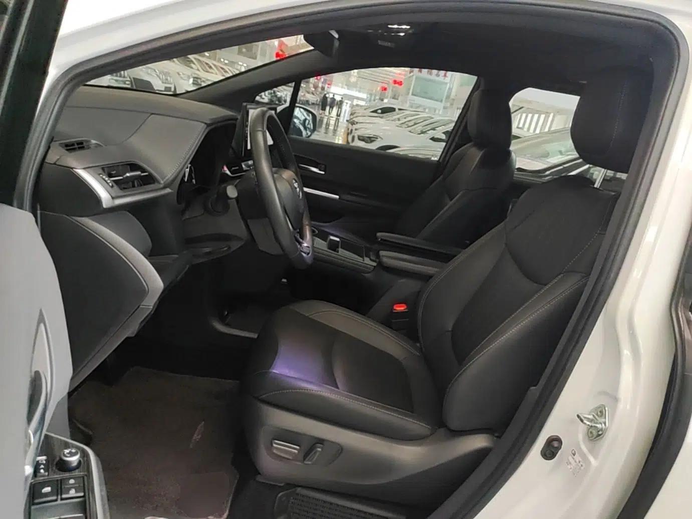 Toyota SIENNA 2024 2.5L Hybrid Luxury Edition — миниатюра 17