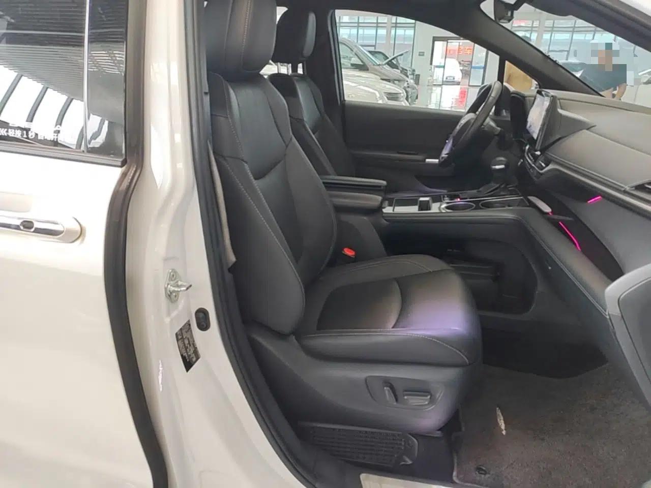 Toyota SIENNA 2024 2.5L Hybrid Luxury Edition — миниатюра 19