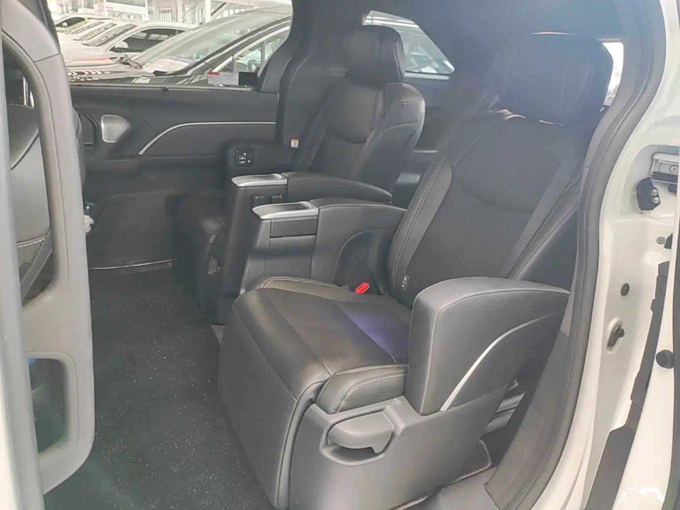 Toyota SIENNA 2024 2.5L Hybrid Luxury Edition — миниатюра 20