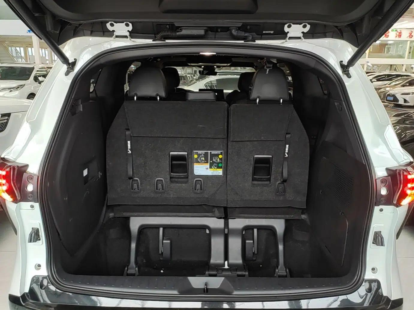 Toyota SIENNA 2024 2.5L Hybrid Luxury Edition — миниатюра 22
