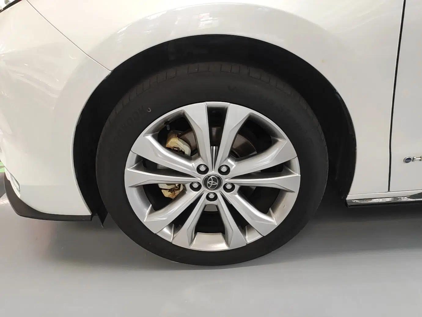 Toyota SIENNA 2024 2.5L Hybrid Luxury Edition — миниатюра 10